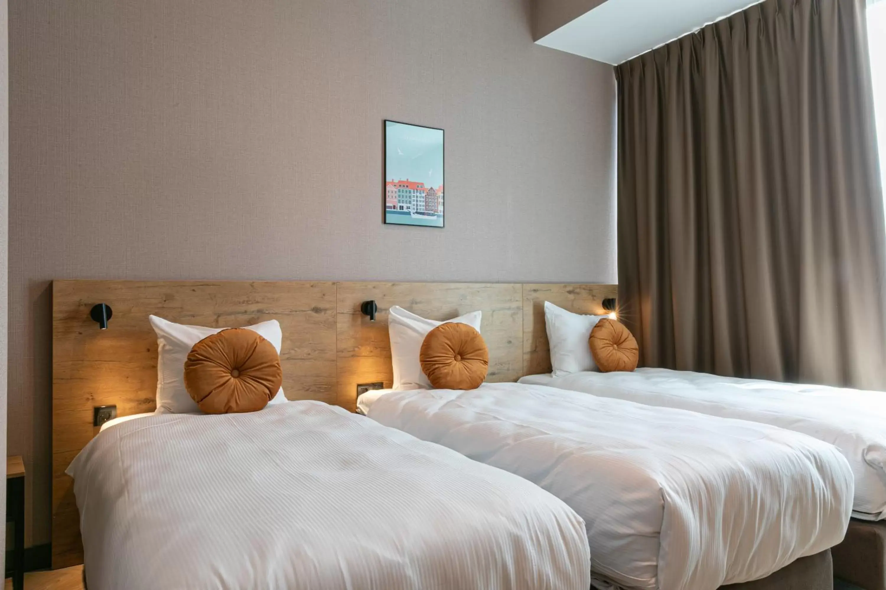 Photo of the whole room, Bed in Distrikt Hotels Amsterdam Zaandam