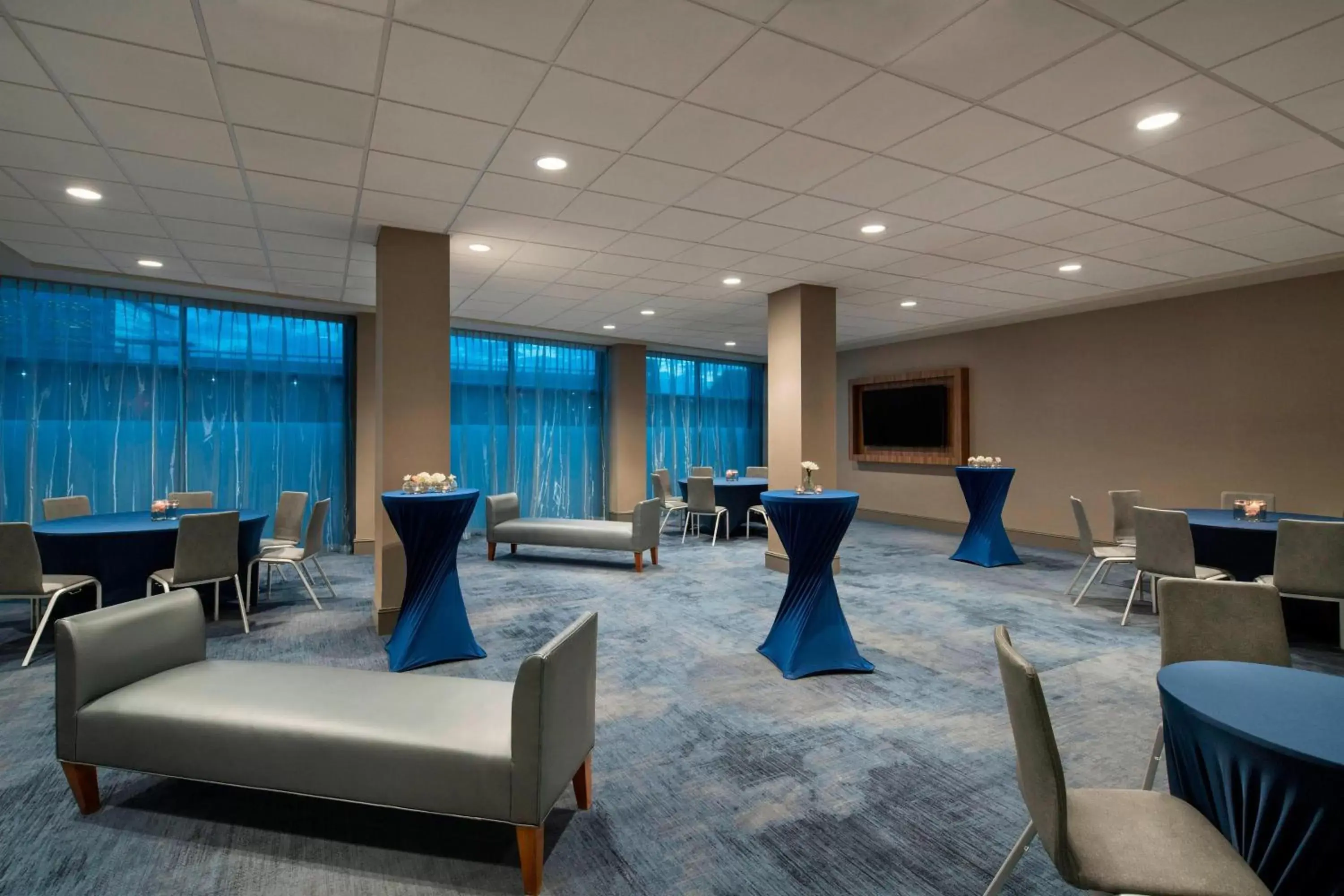 Meeting/conference room in Delta Hotels by Marriott Richmond Downtown