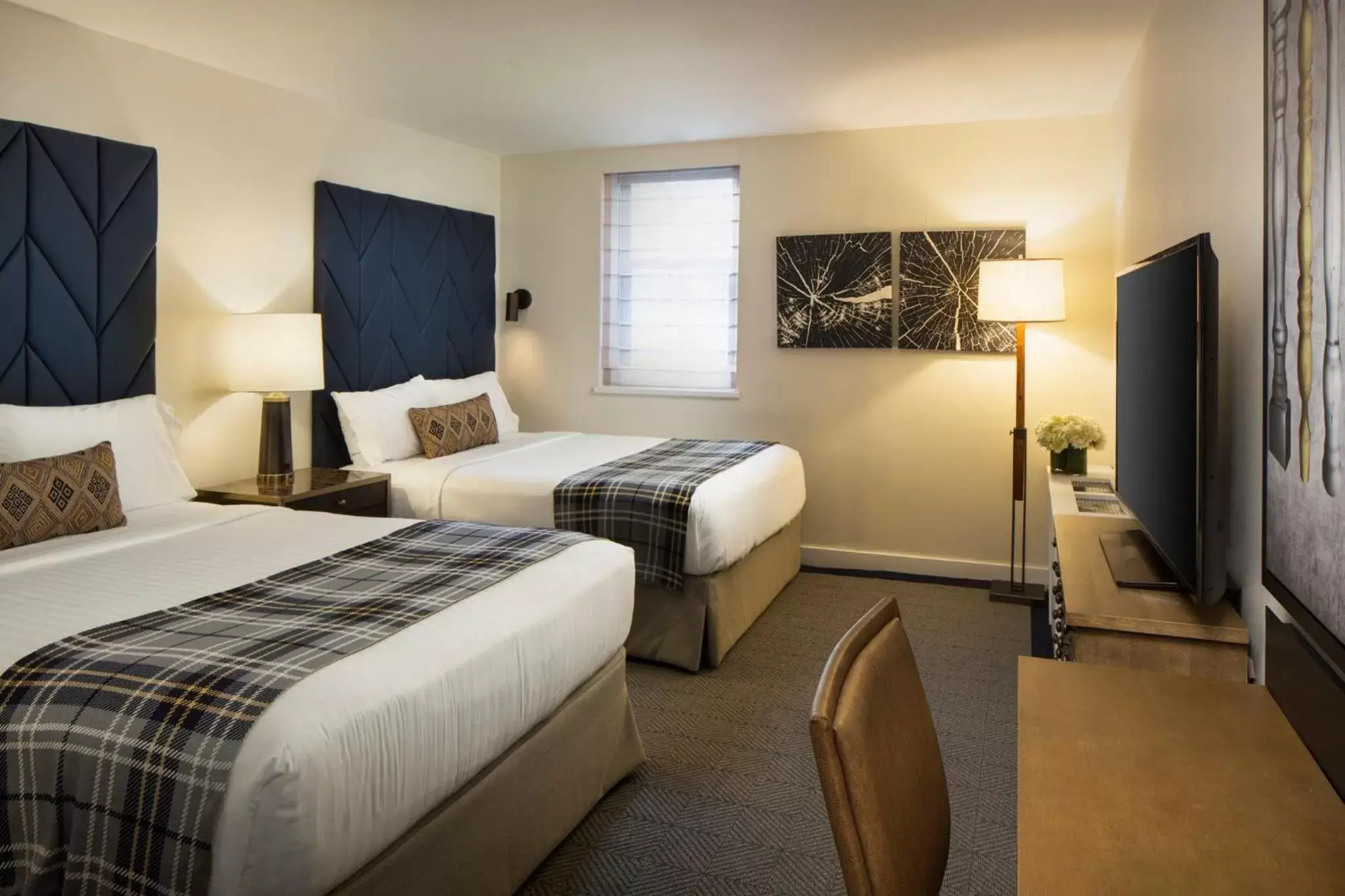 Photo of the whole room, Bed in Hotel Indigo Boston Garden, an IHG Hotel