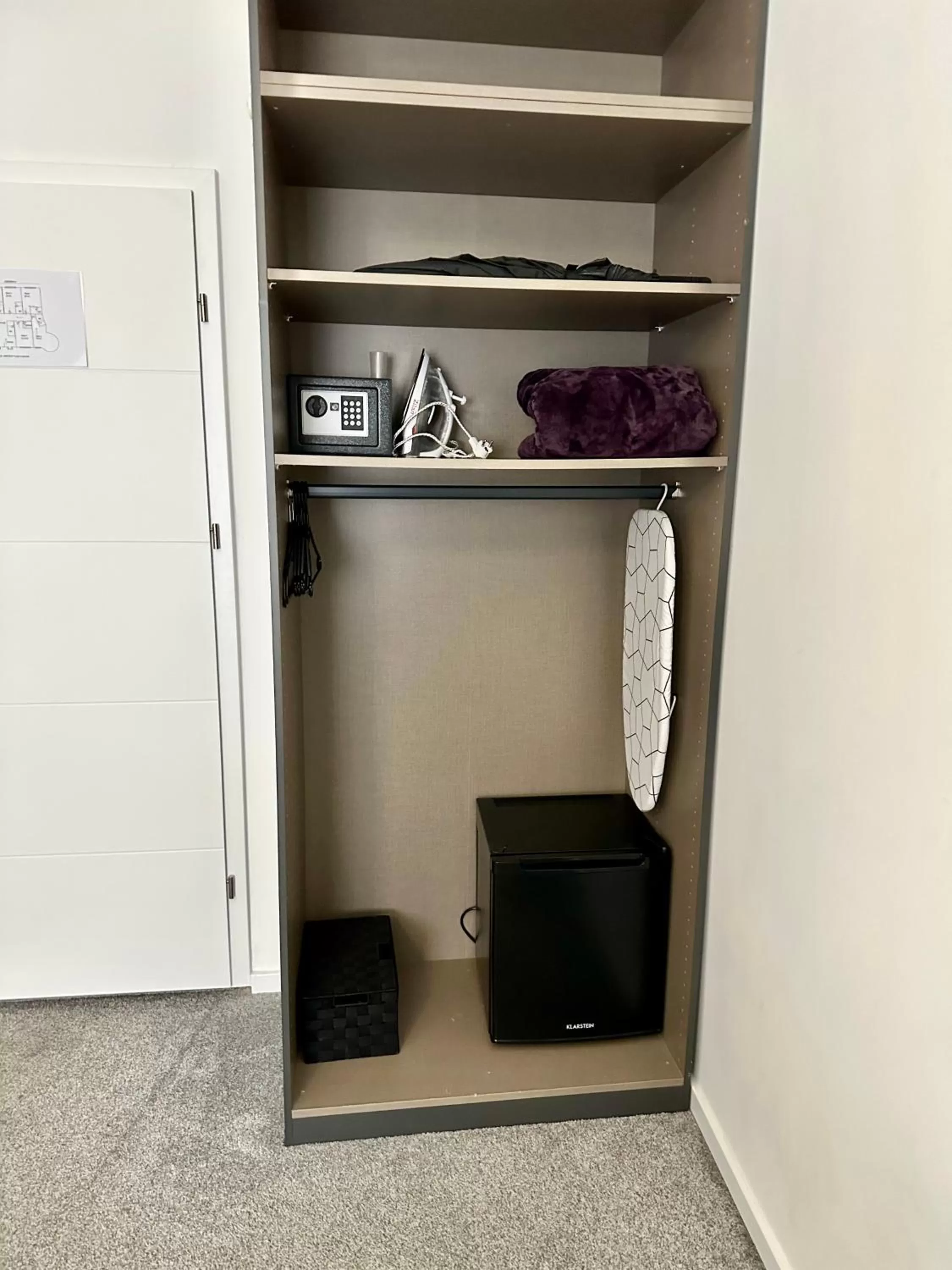 furniture in Bed & Breakfast Donji Grad