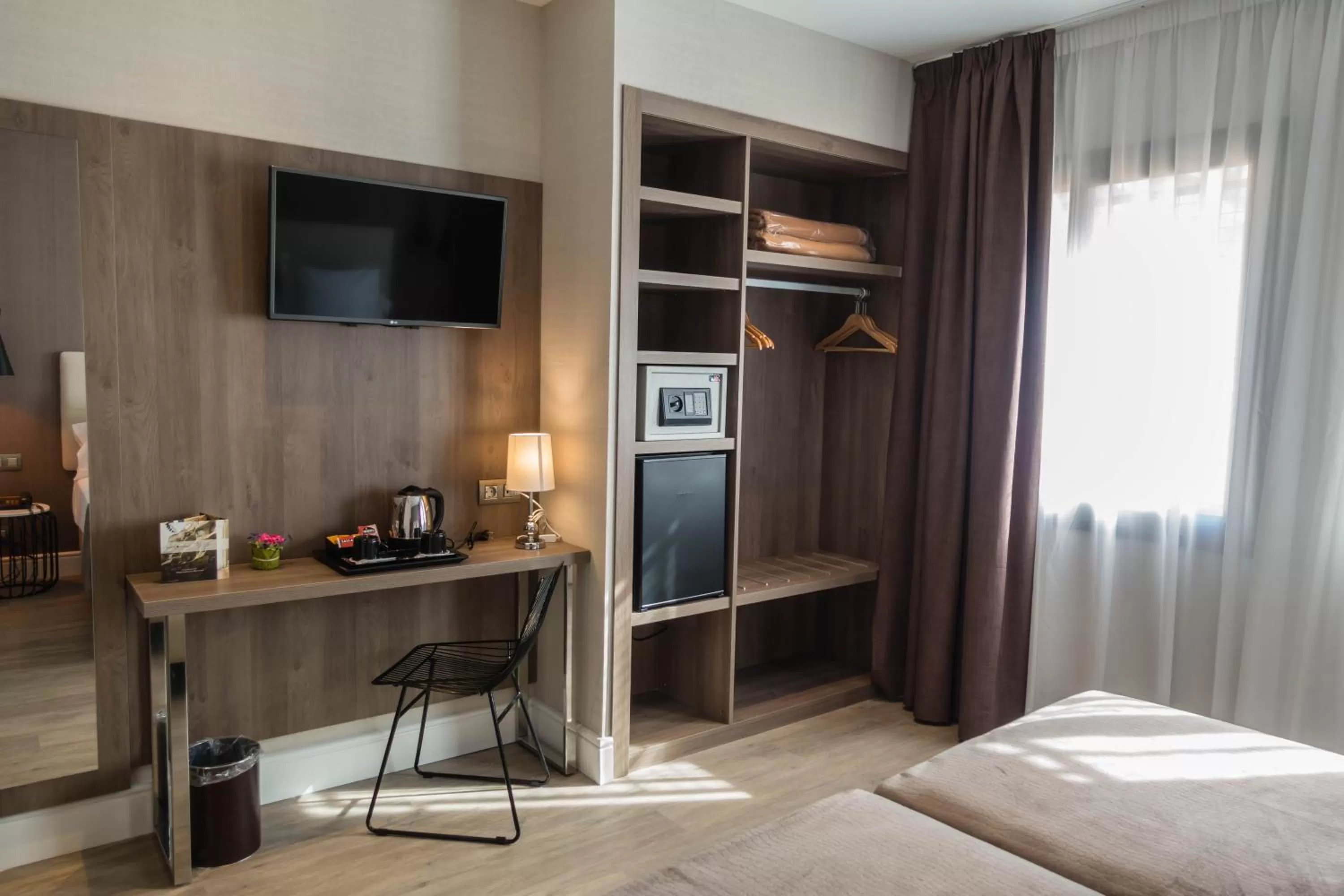 Decorative detail, Bed in Hotel Oasis