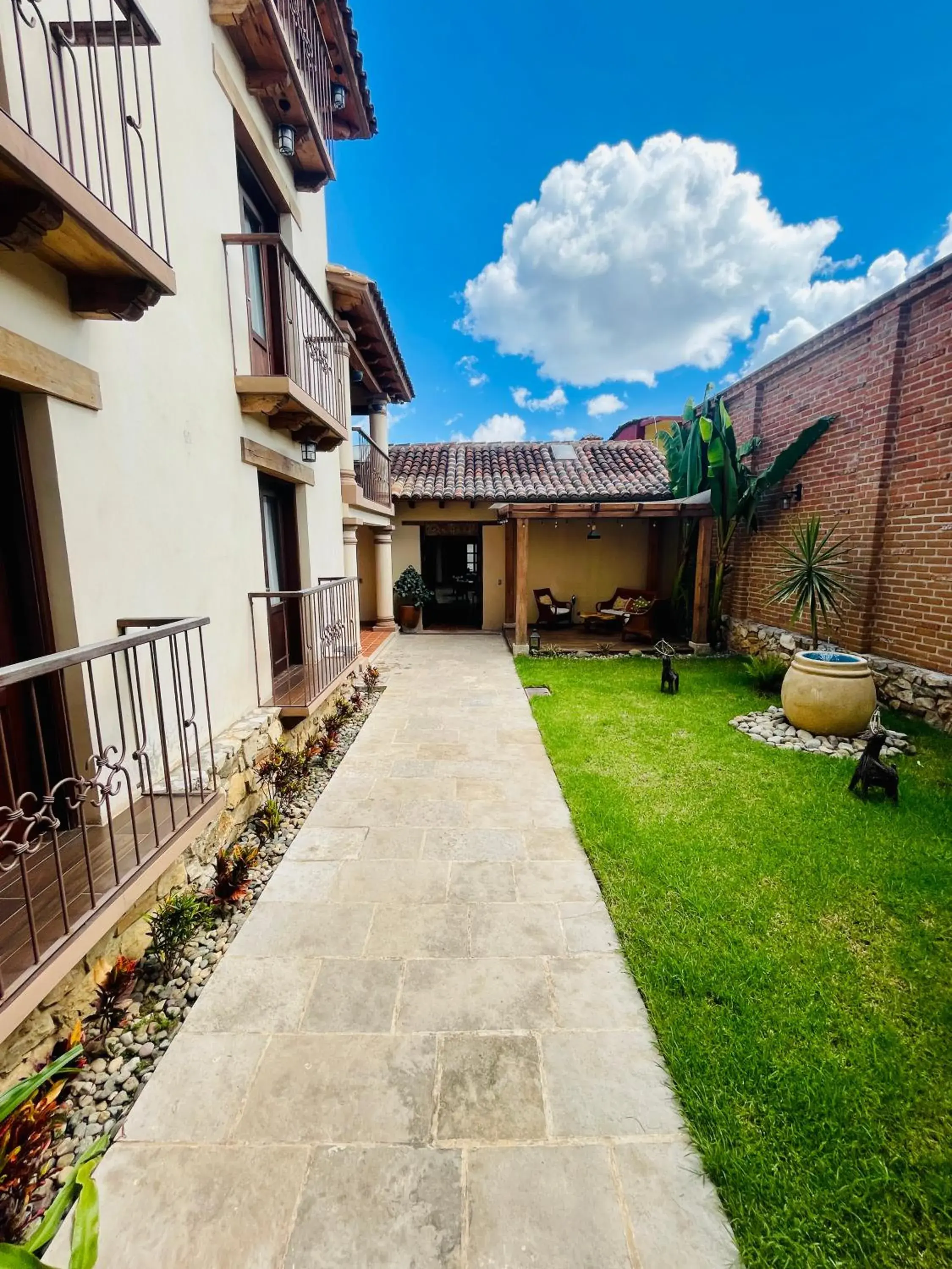 Garden, Property Building in La Estancia