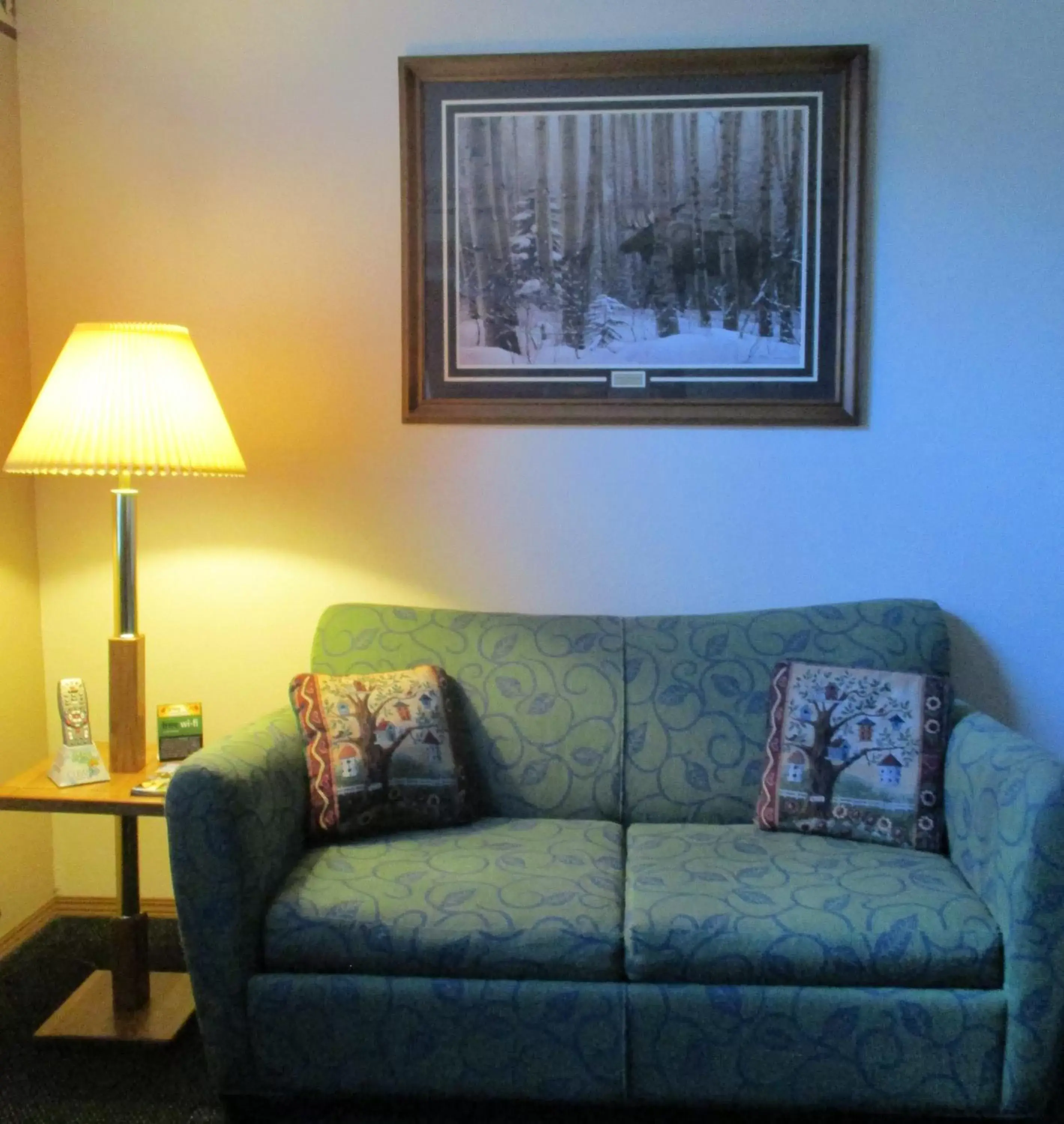 Living room, Seating Area in Turning Leaf Townhome Suites