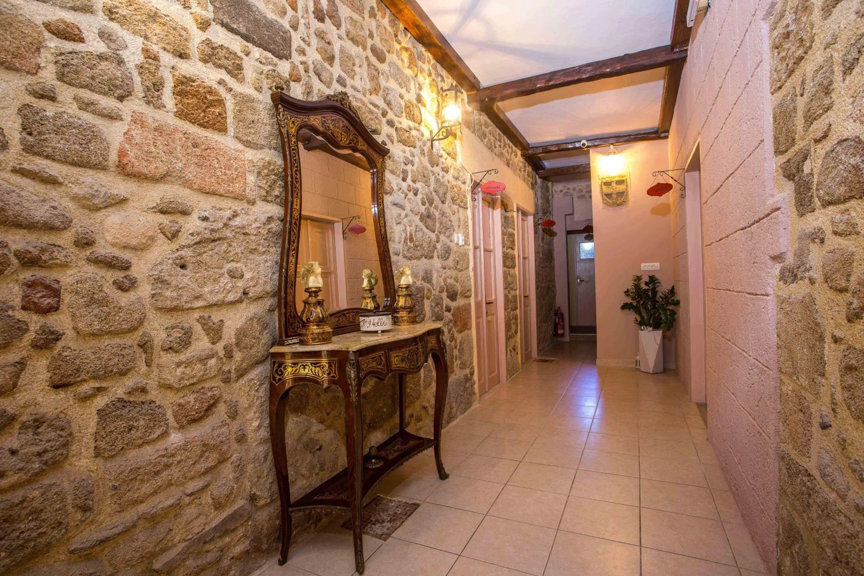 Facade/entrance in Attiki Hotel