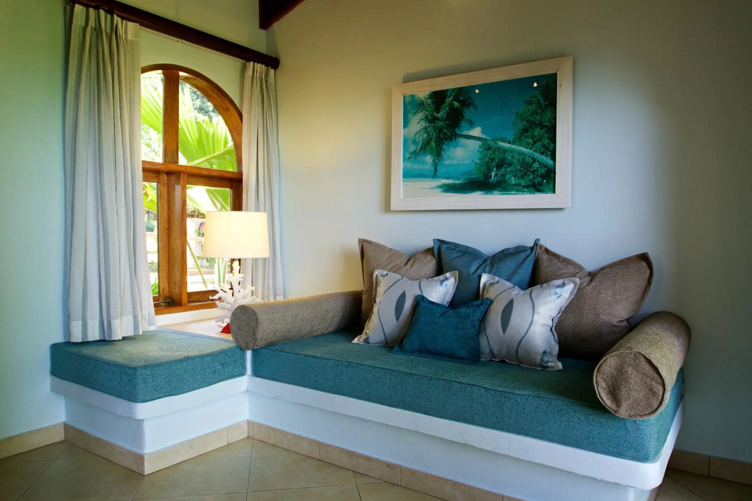 Standard Family Room (2 Adults + 2 Children) in Coco de Mer Hotel and Black Parrot Suites