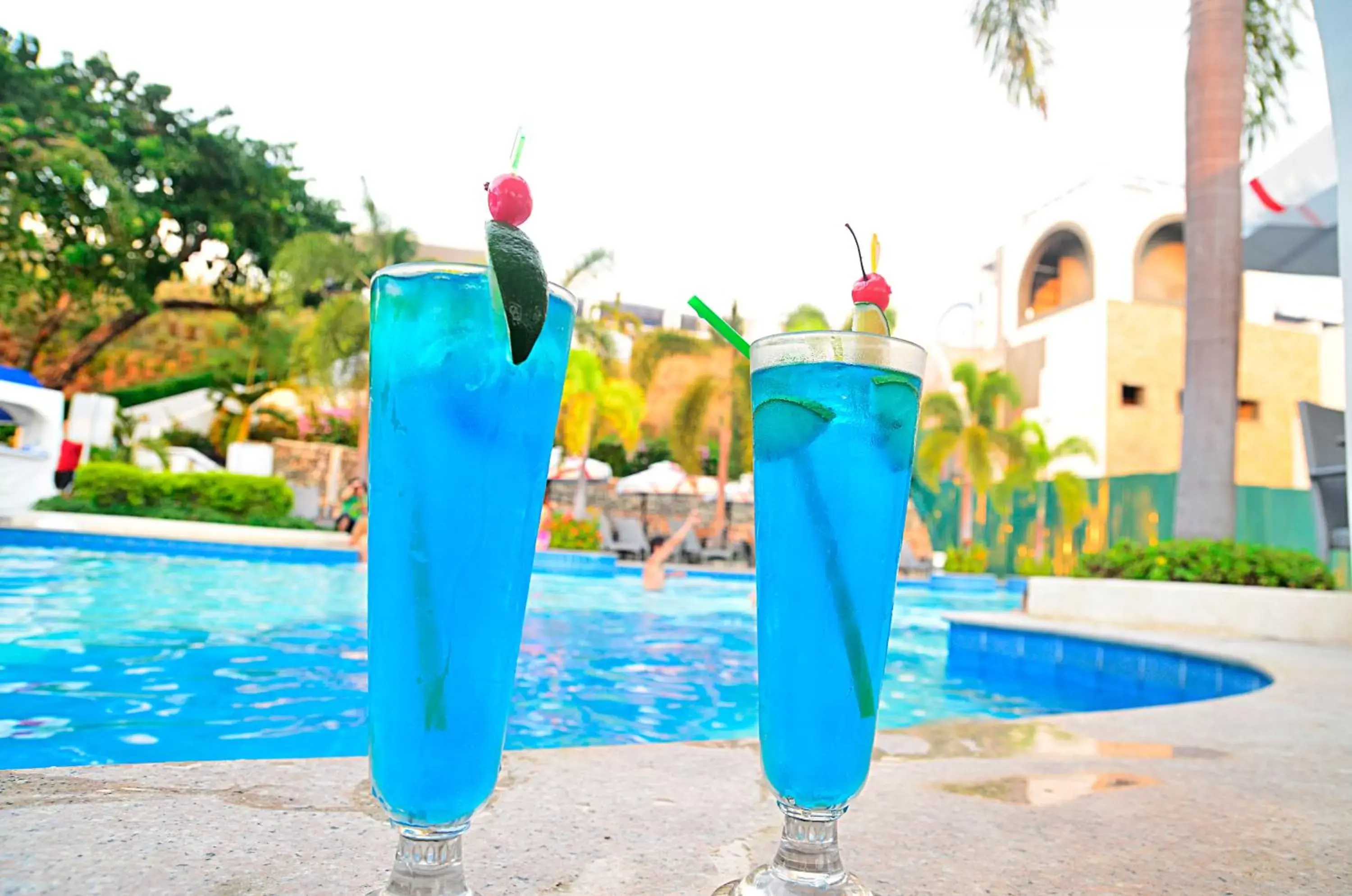 Swimming Pool in Thunderbird Resorts - Poro Point