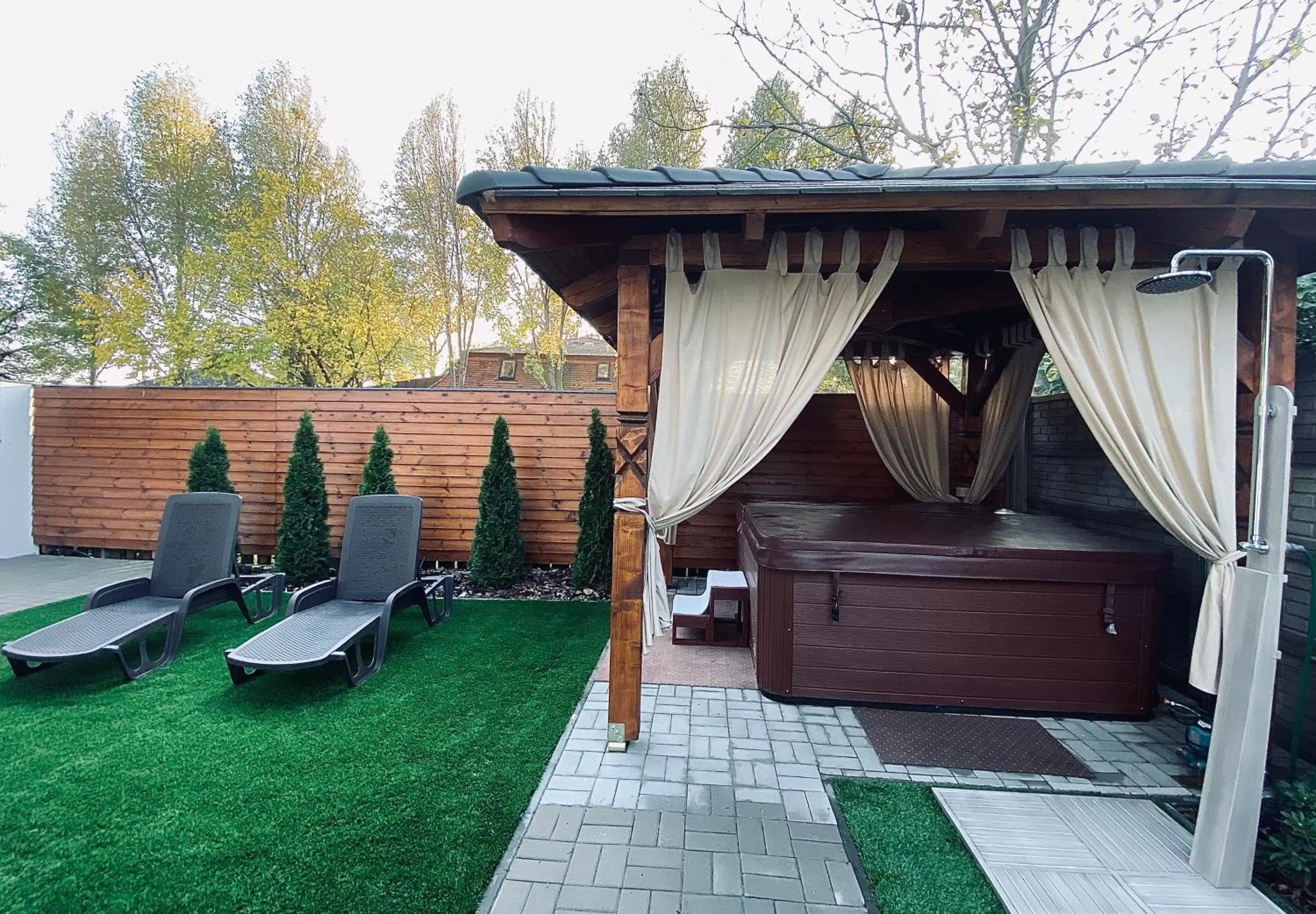 Hot Tub in Hotel Lotus