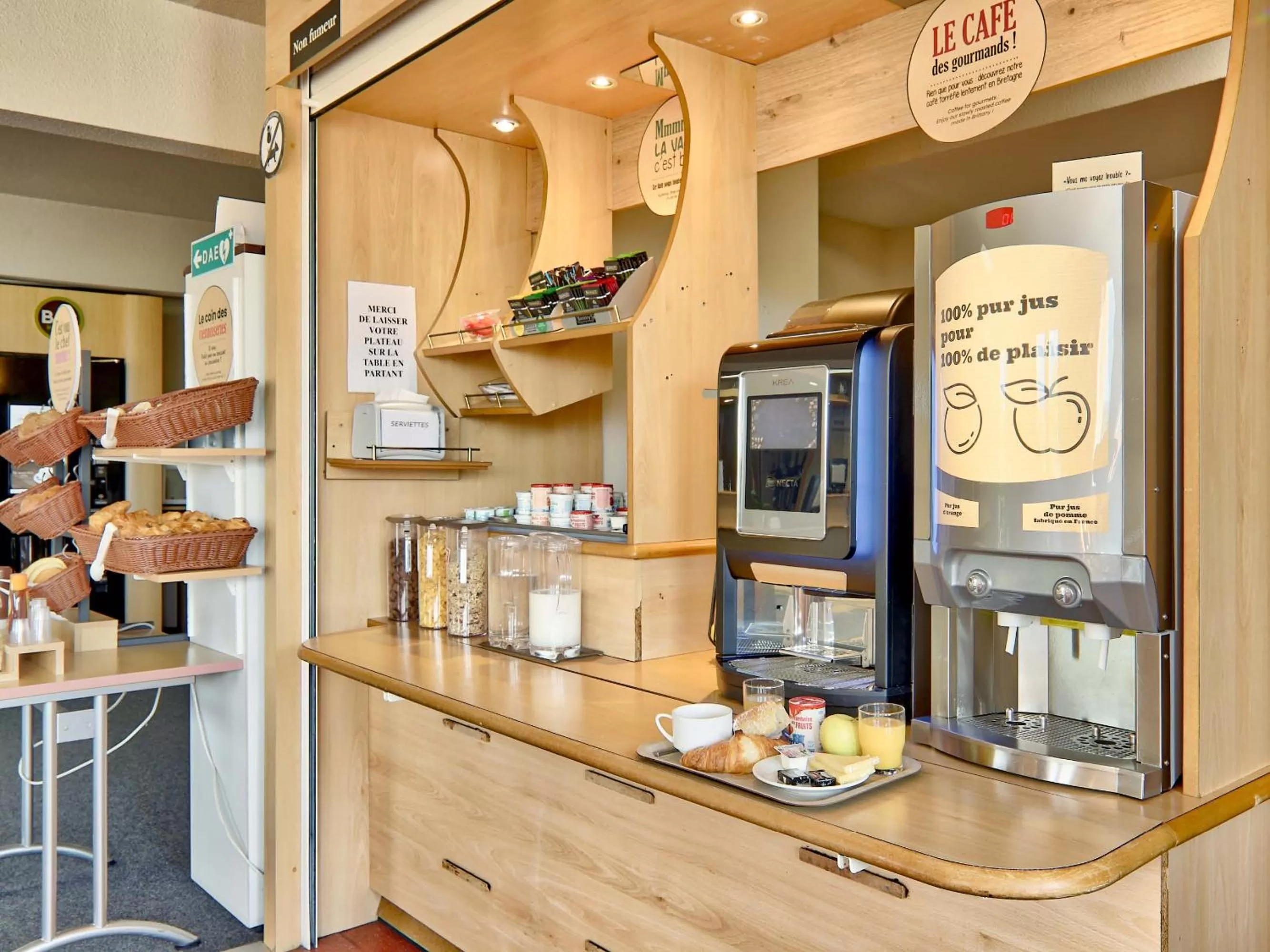 Breakfast in B&B HOTEL Clermont-Ferrand Gerzat