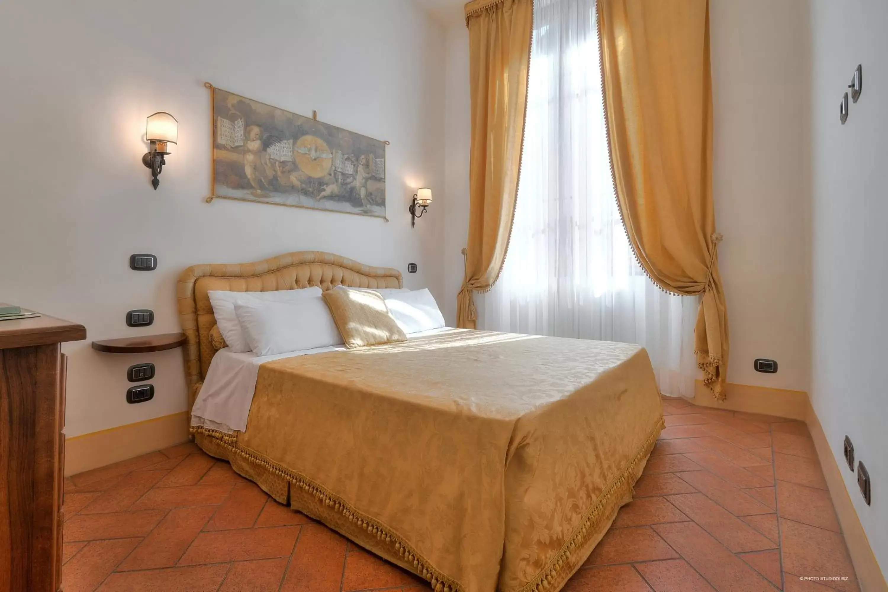Bedroom, Bed in First of Florence