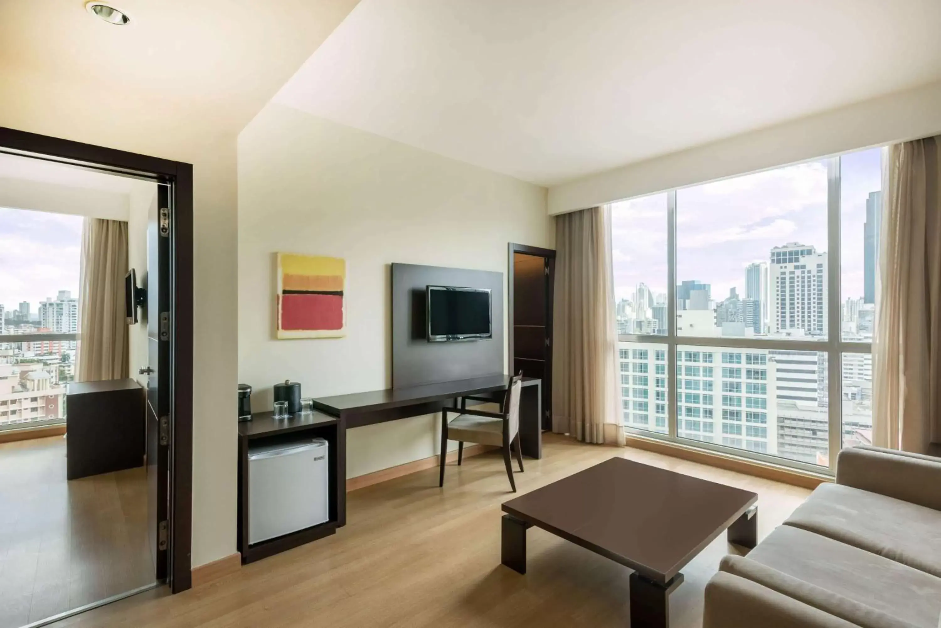 Living room, Seating Area in Tryp by Wyndham Panama Centro