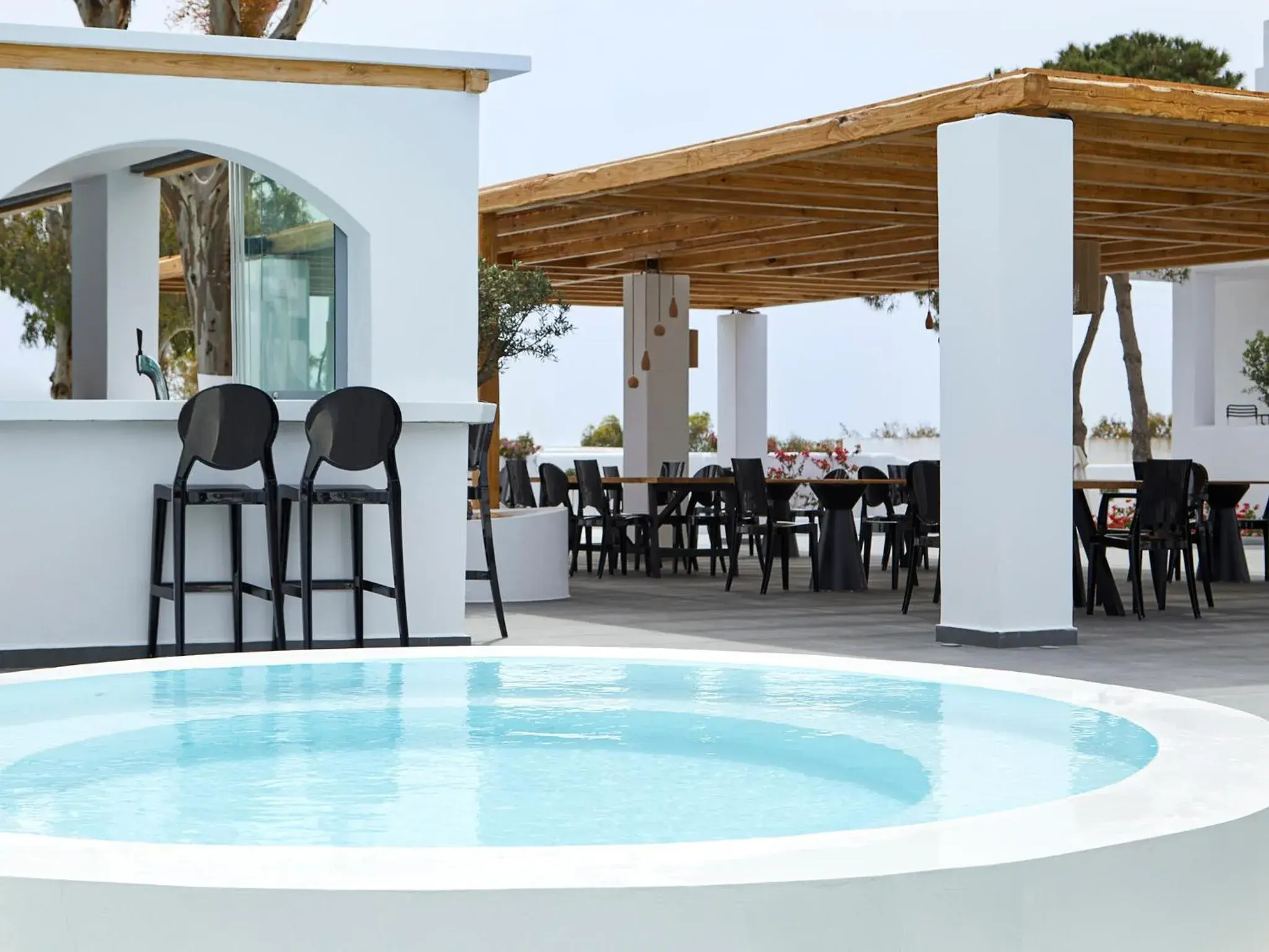 Hot Tub, Swimming Pool in Kallisti Thera Hotel