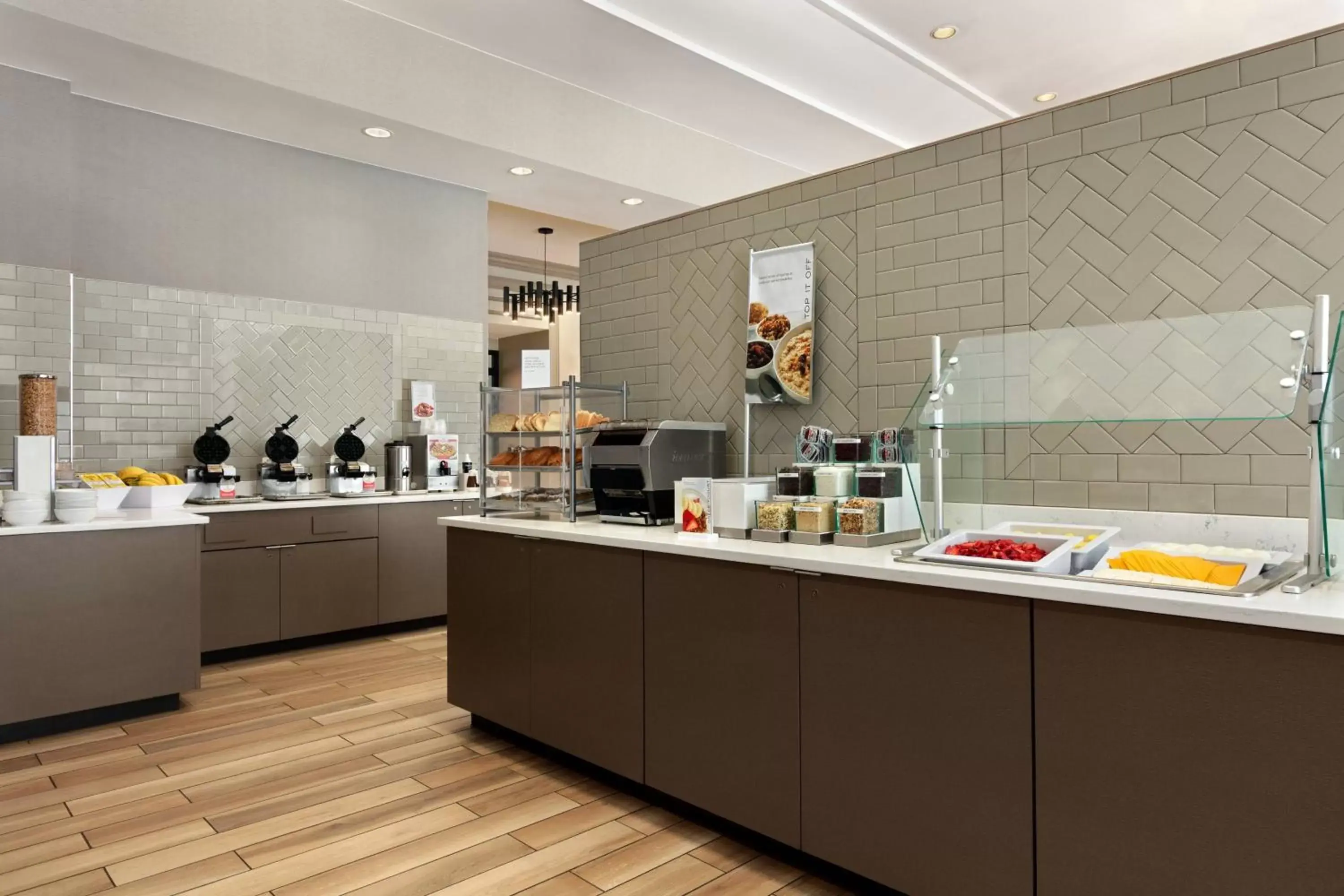 Breakfast, Kitchen/Kitchenette in Residence Inn by Marriott Baltimore Downtown/ Inner Harbor