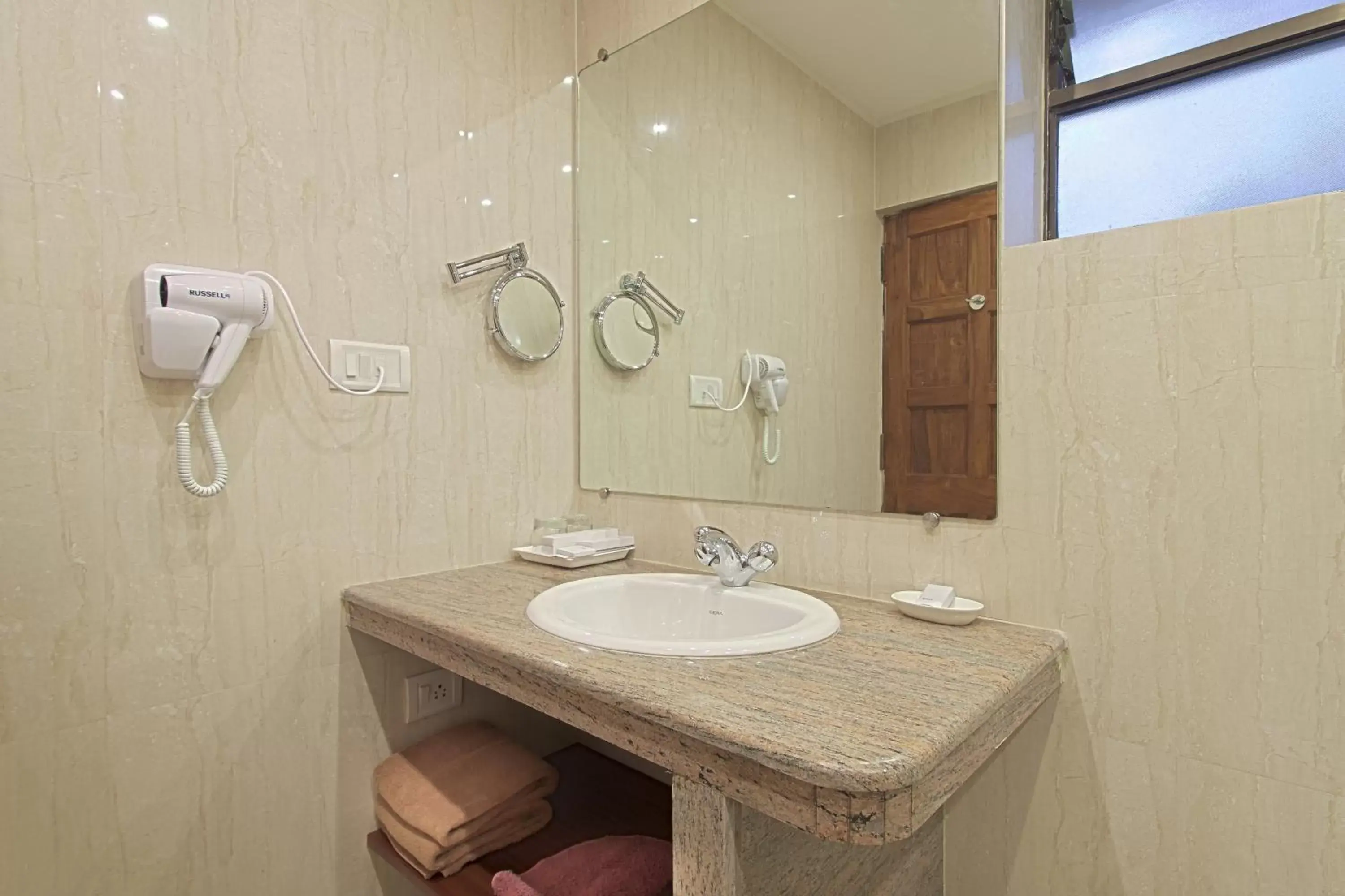 Bathroom in De Mandarin Beach Resort Suites & Villas, Candolim