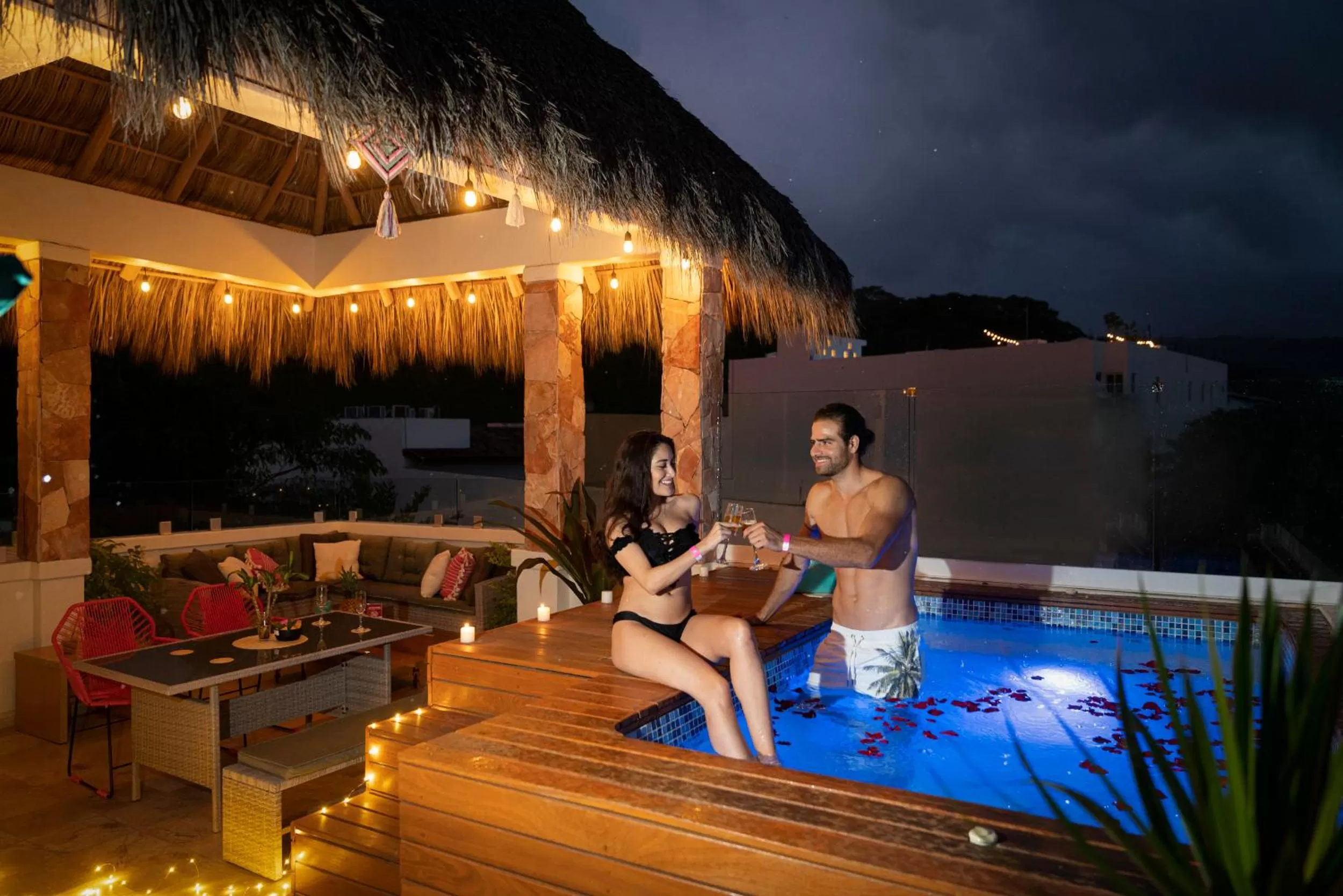Swimming pool in Nuiya Hoteles Centro