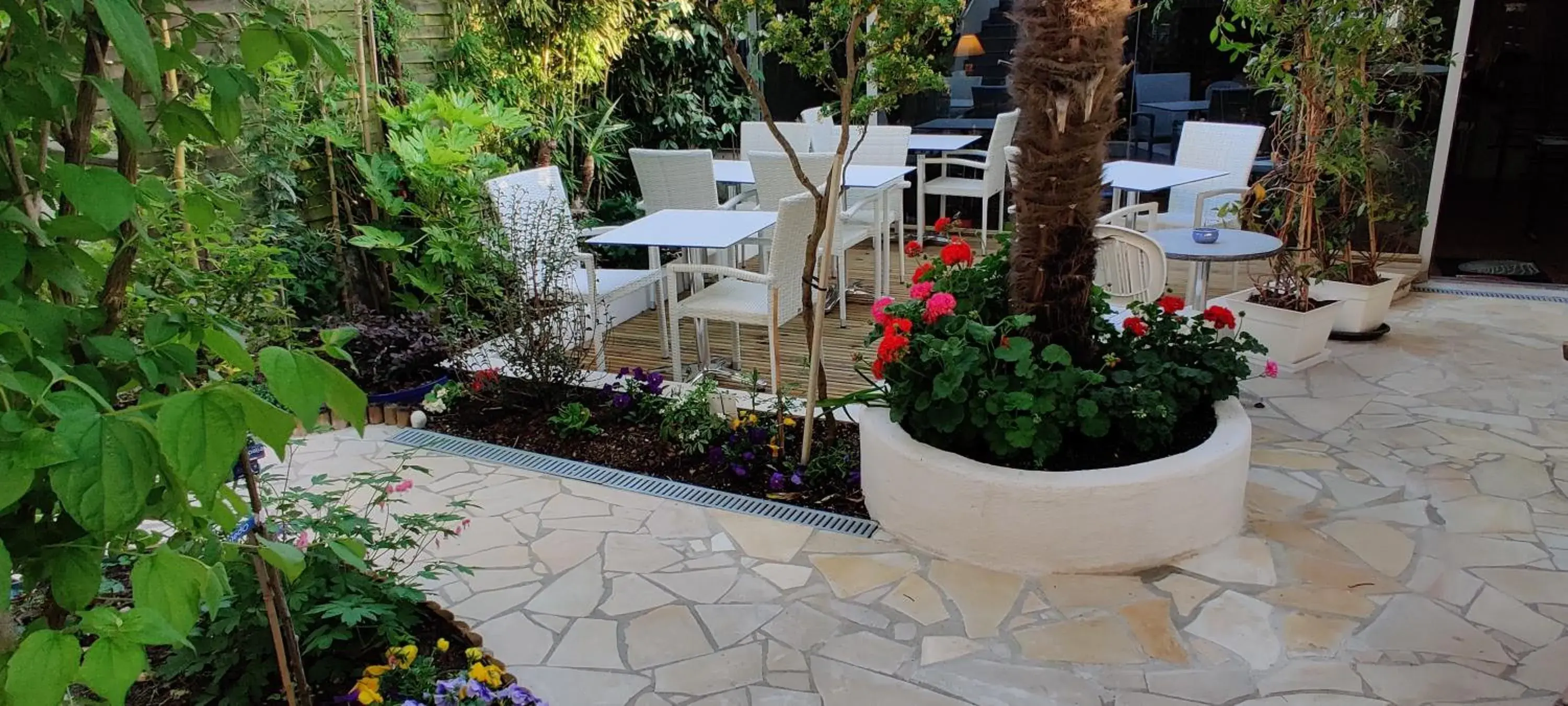 Patio in Logis Les Bleuets