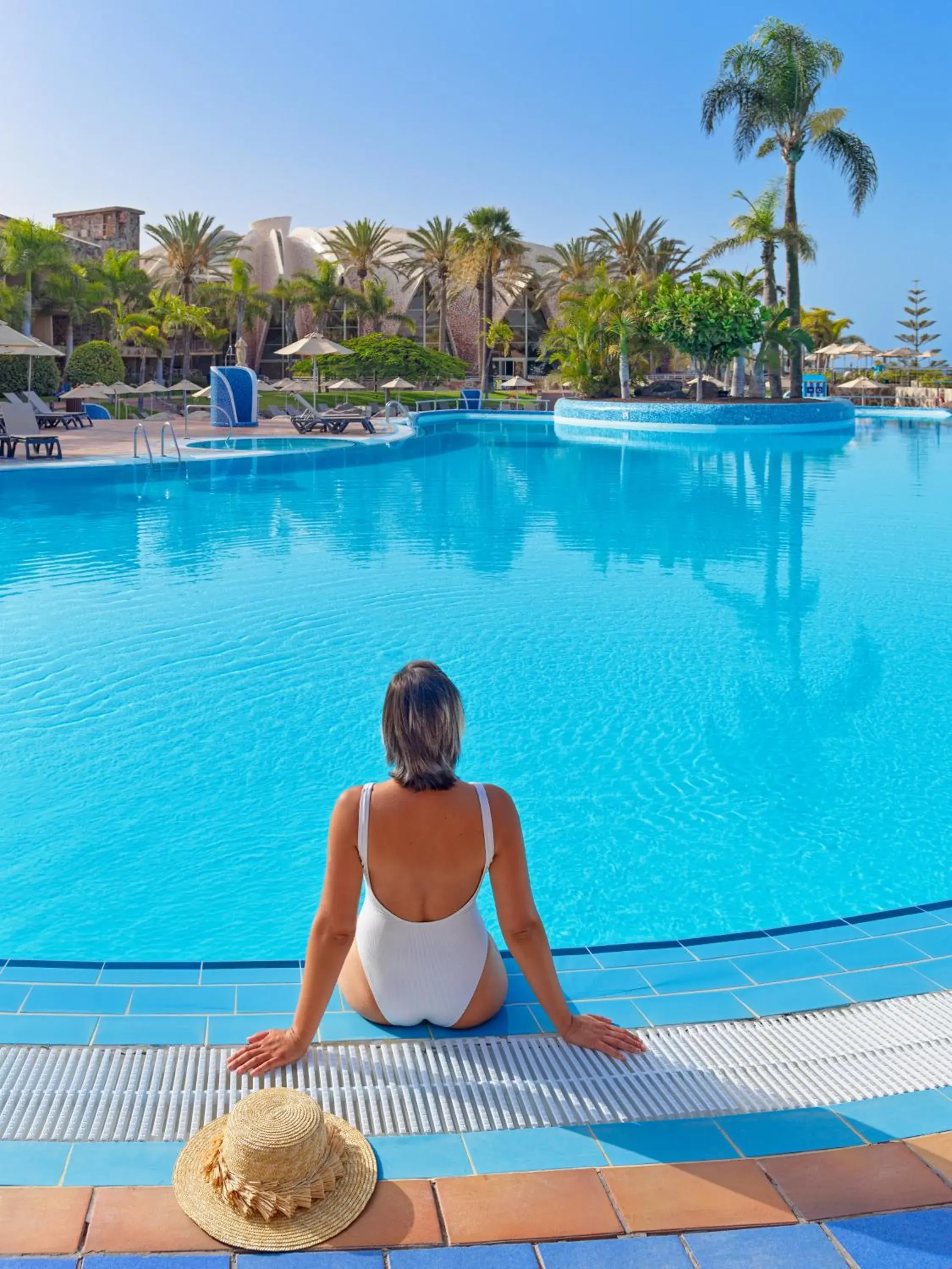People, Swimming Pool in H10 Playa Meloneras Palace