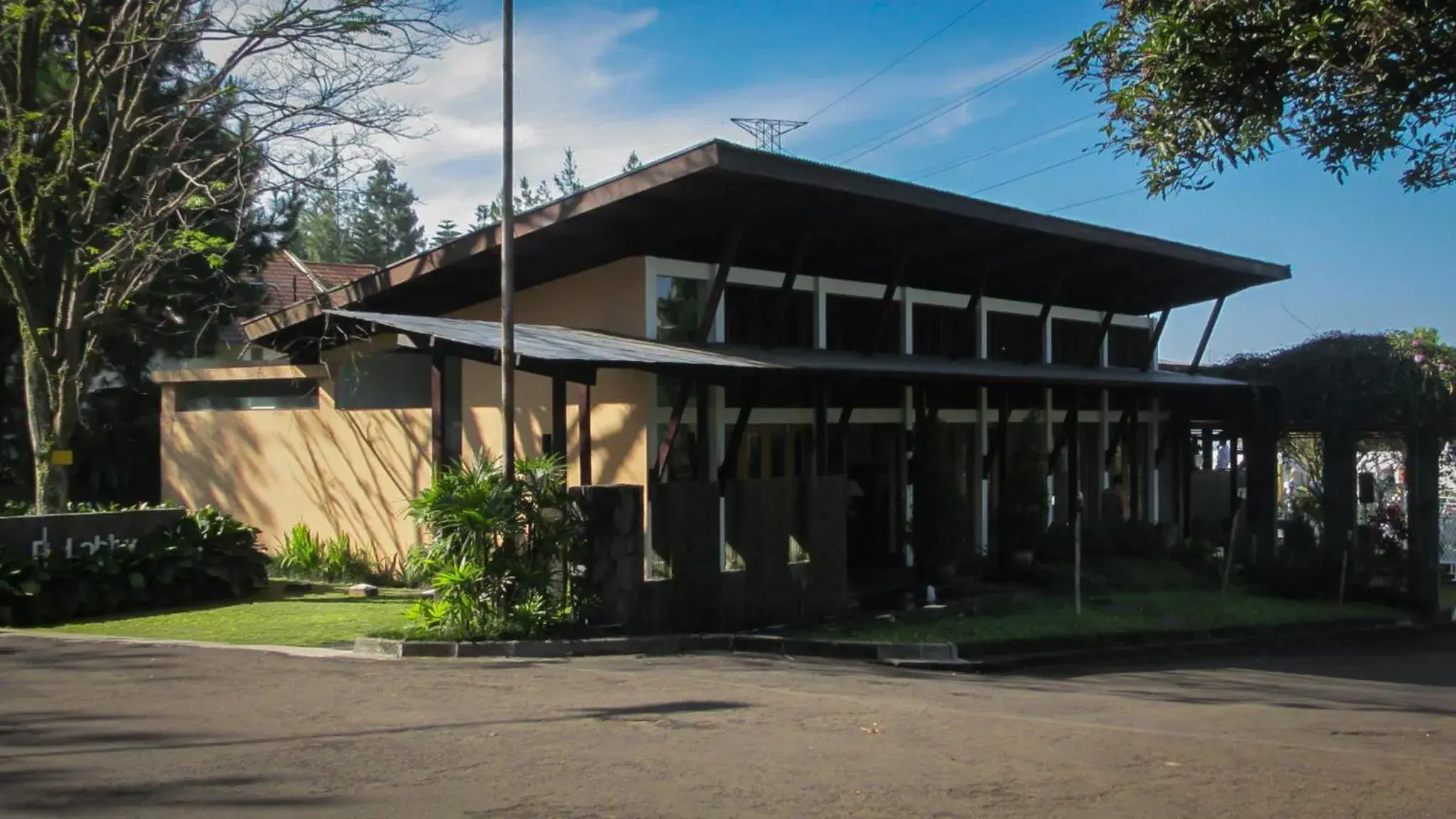 Property Building in Puri Setiabudhi Residence Hotel