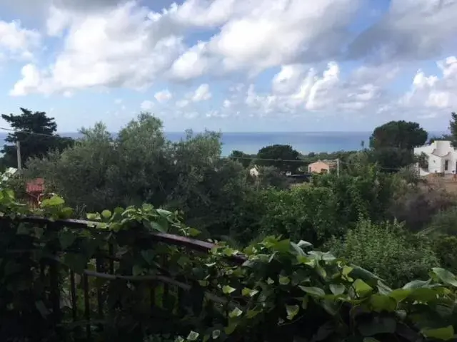 Stanza in Villa con giardino vista mare