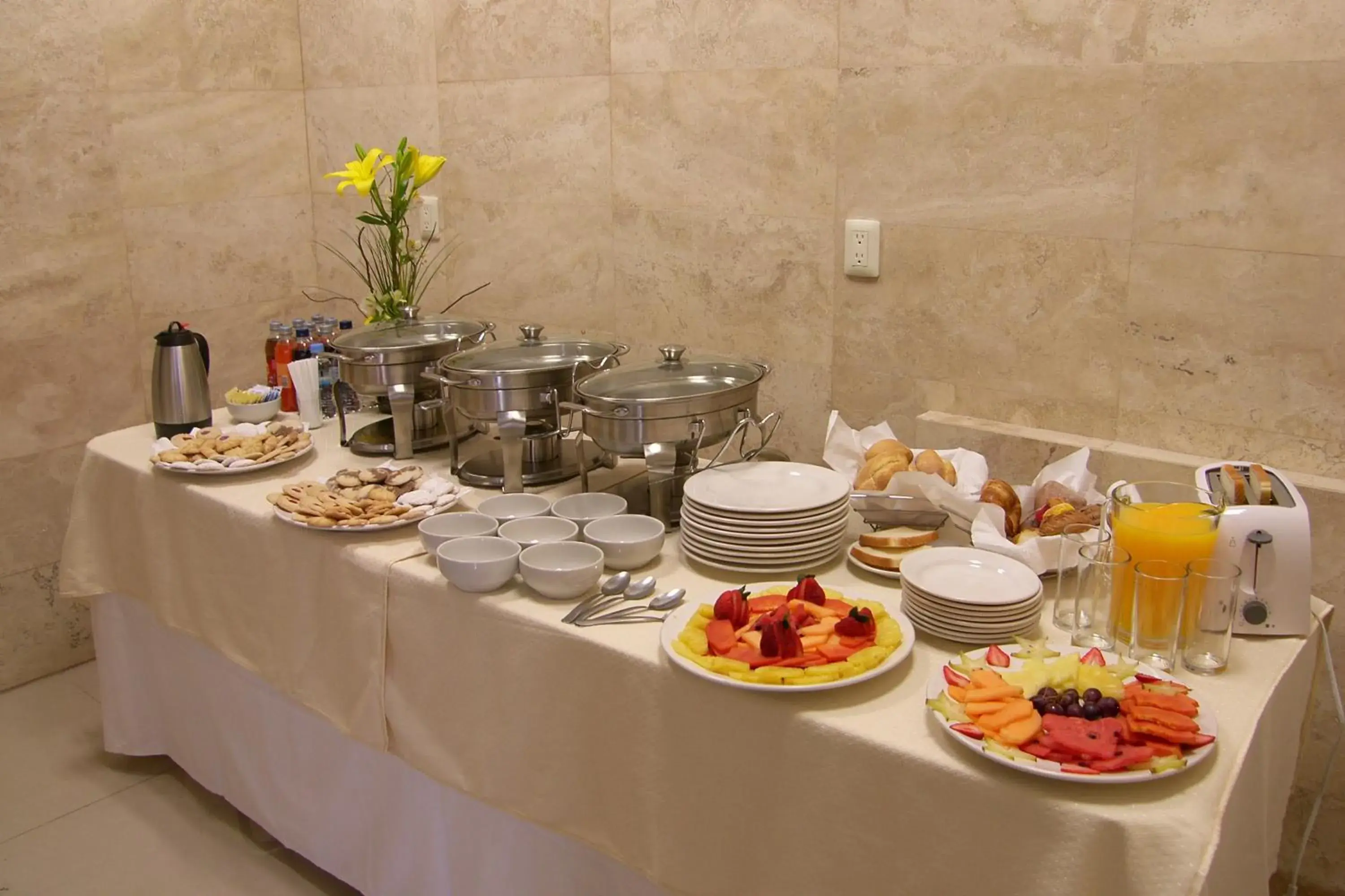 Coffee/tea facilities in Rymma Hotel