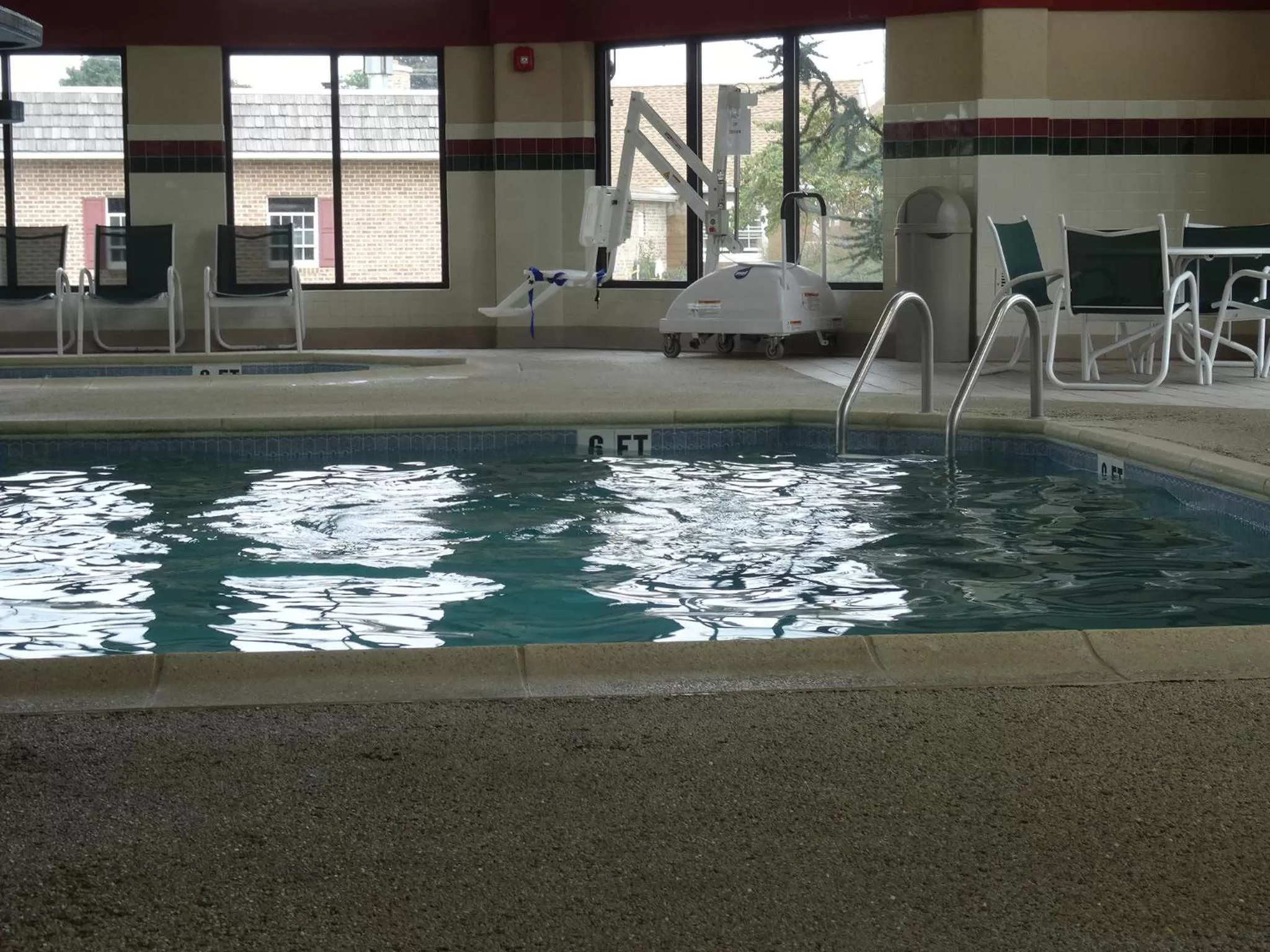 Swimming pool in Bird-in-Hand Family Inn