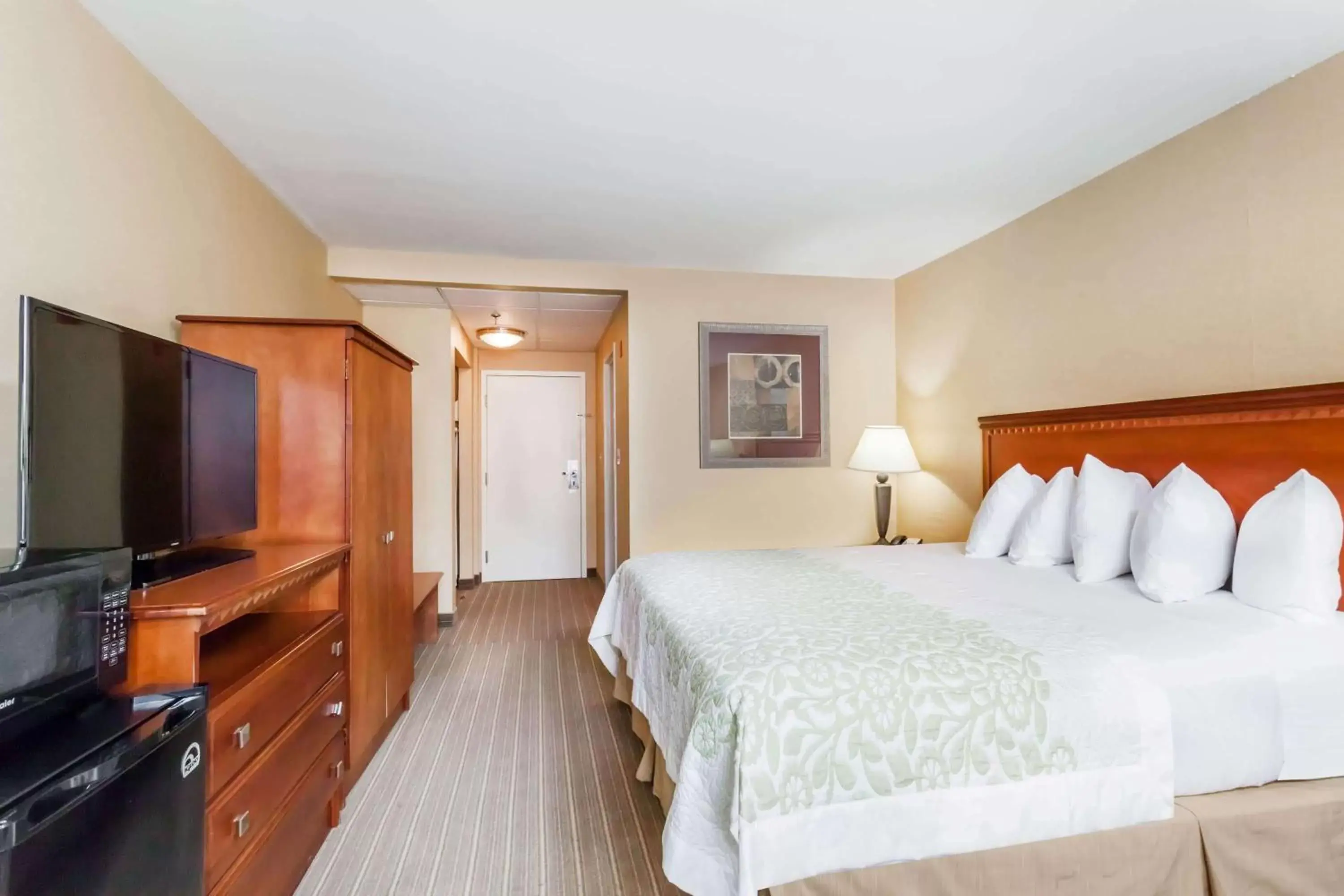 Bedroom in Days Inn by Wyndham Windsor Locks / Bradley Intl Airport