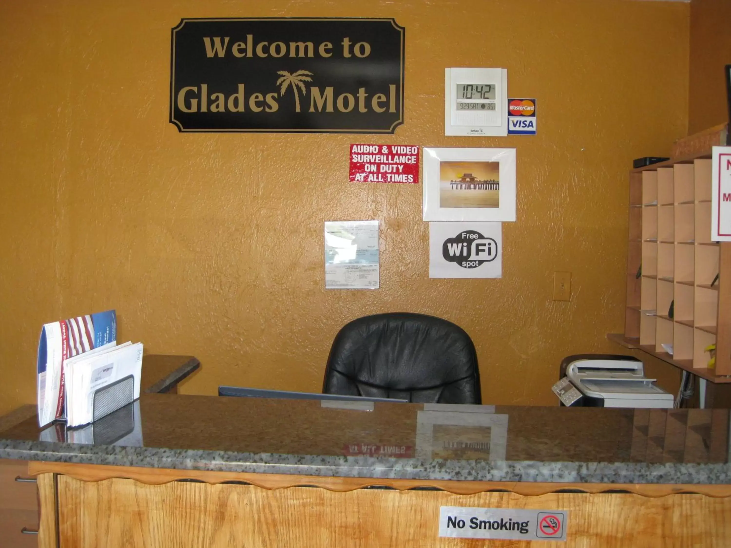 Lobby or reception, Lobby/Reception in Glades Motel - Naples