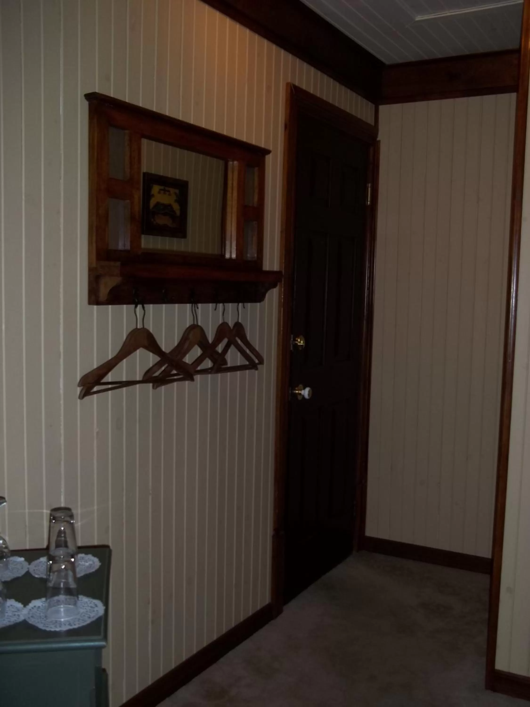 wardrobe in Auberge le St-Gab