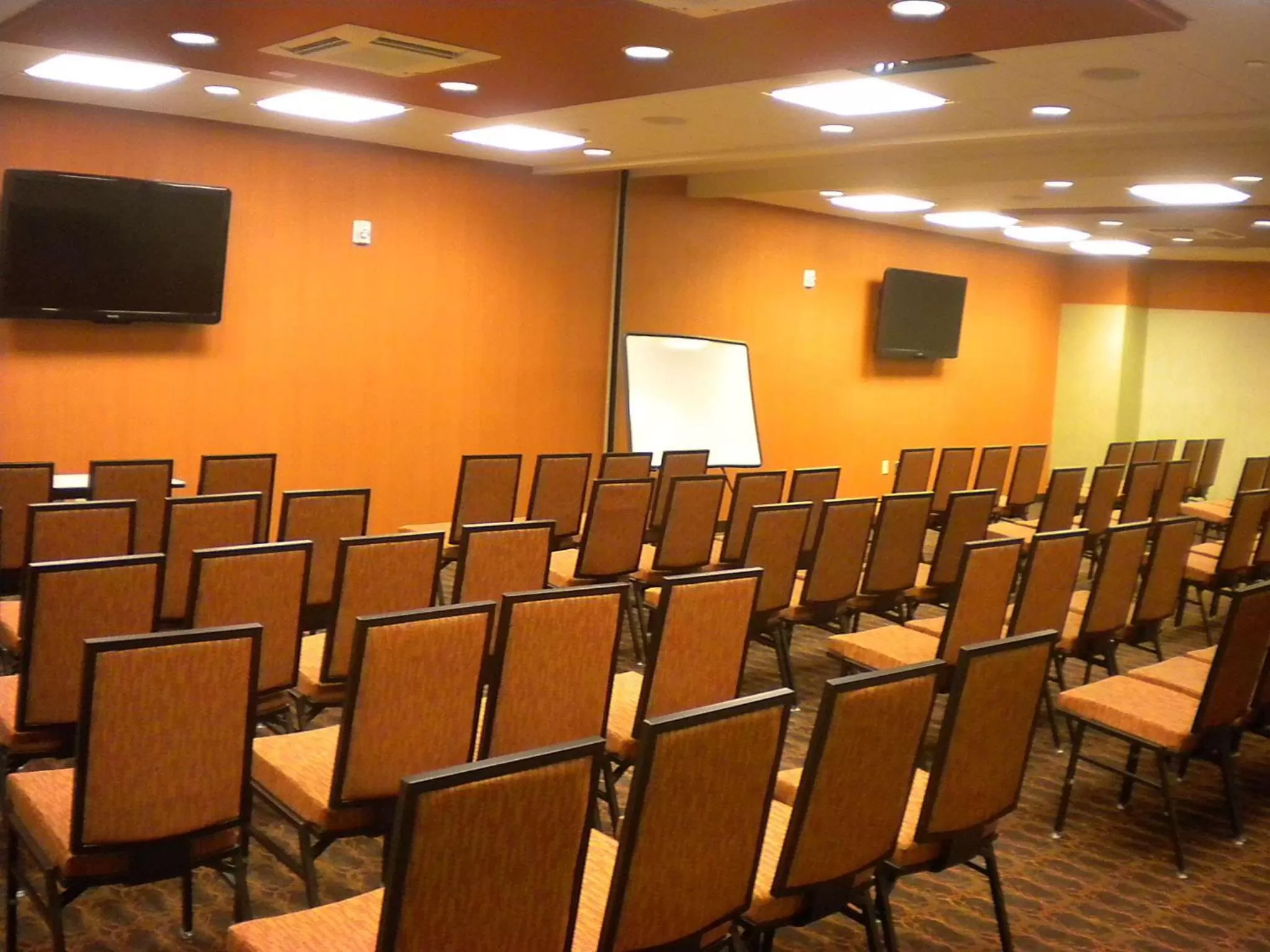 Meeting/conference room in Hampton Inn & Suites Cincinnati / Uptown - University Area