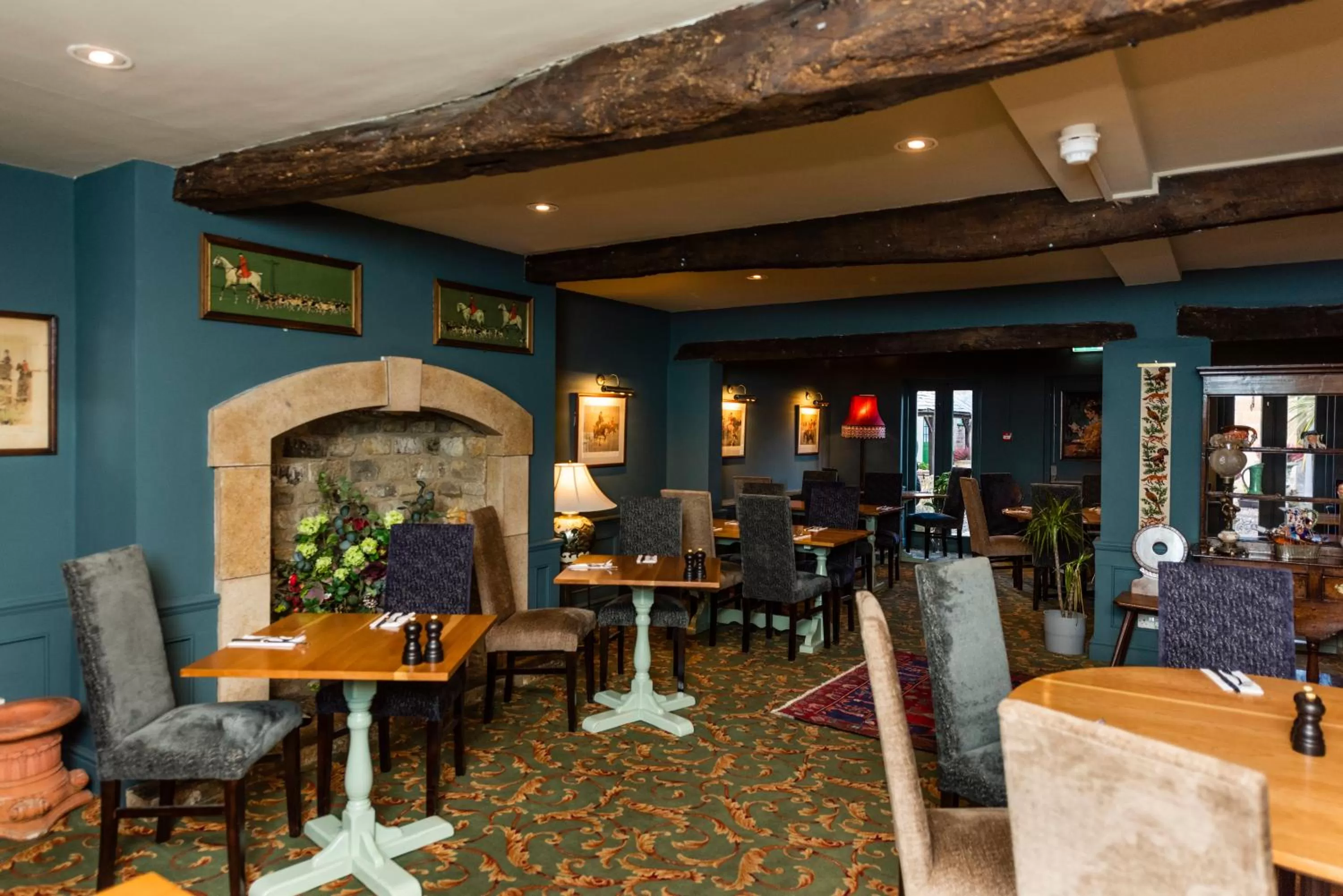 Restaurant/Places to Eat in The Whipper-In Hotel