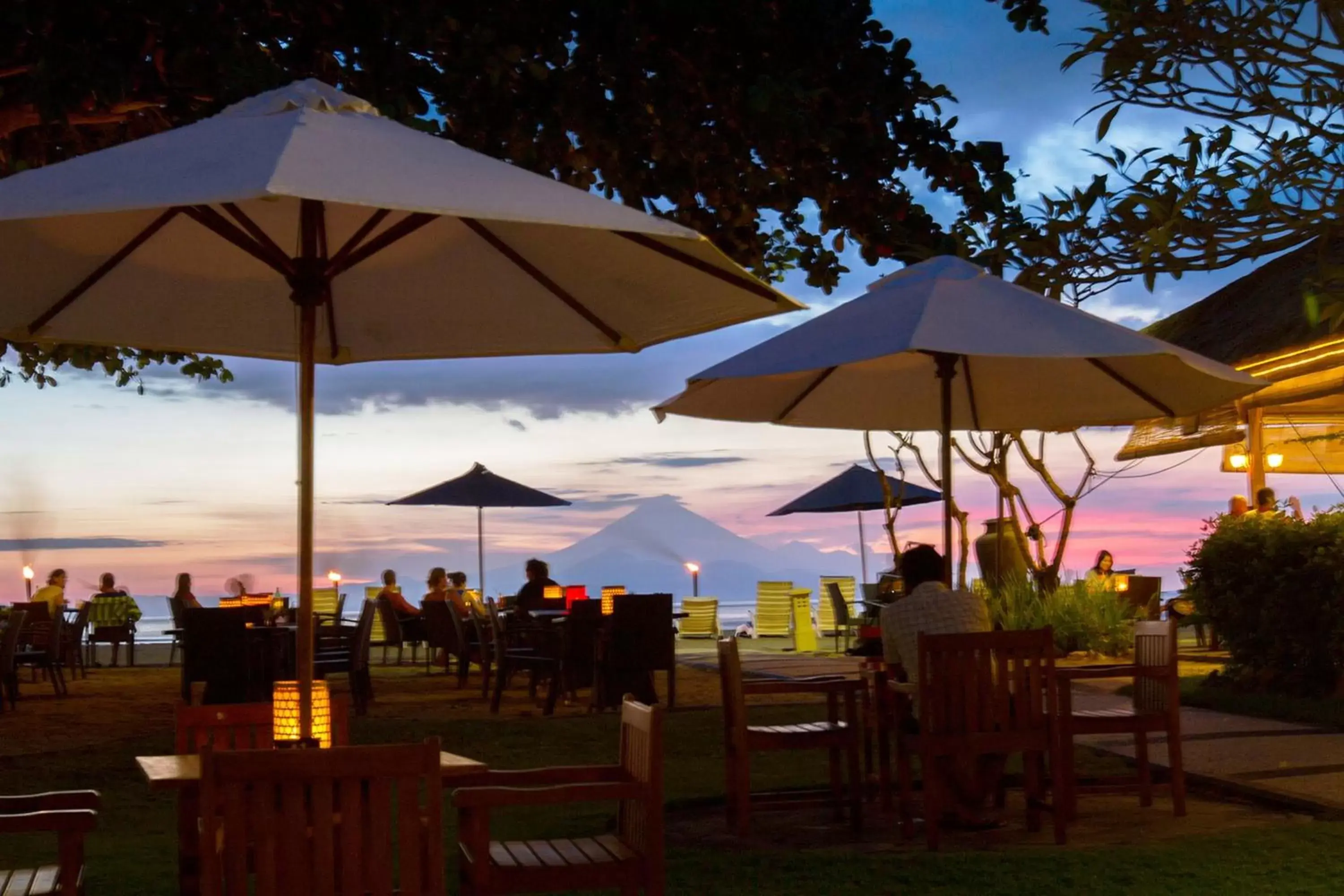 Restaurant/places to eat in Merumatta Senggigi Lombok Restaurant/places to eat in Merumatta Senggigi Lombok