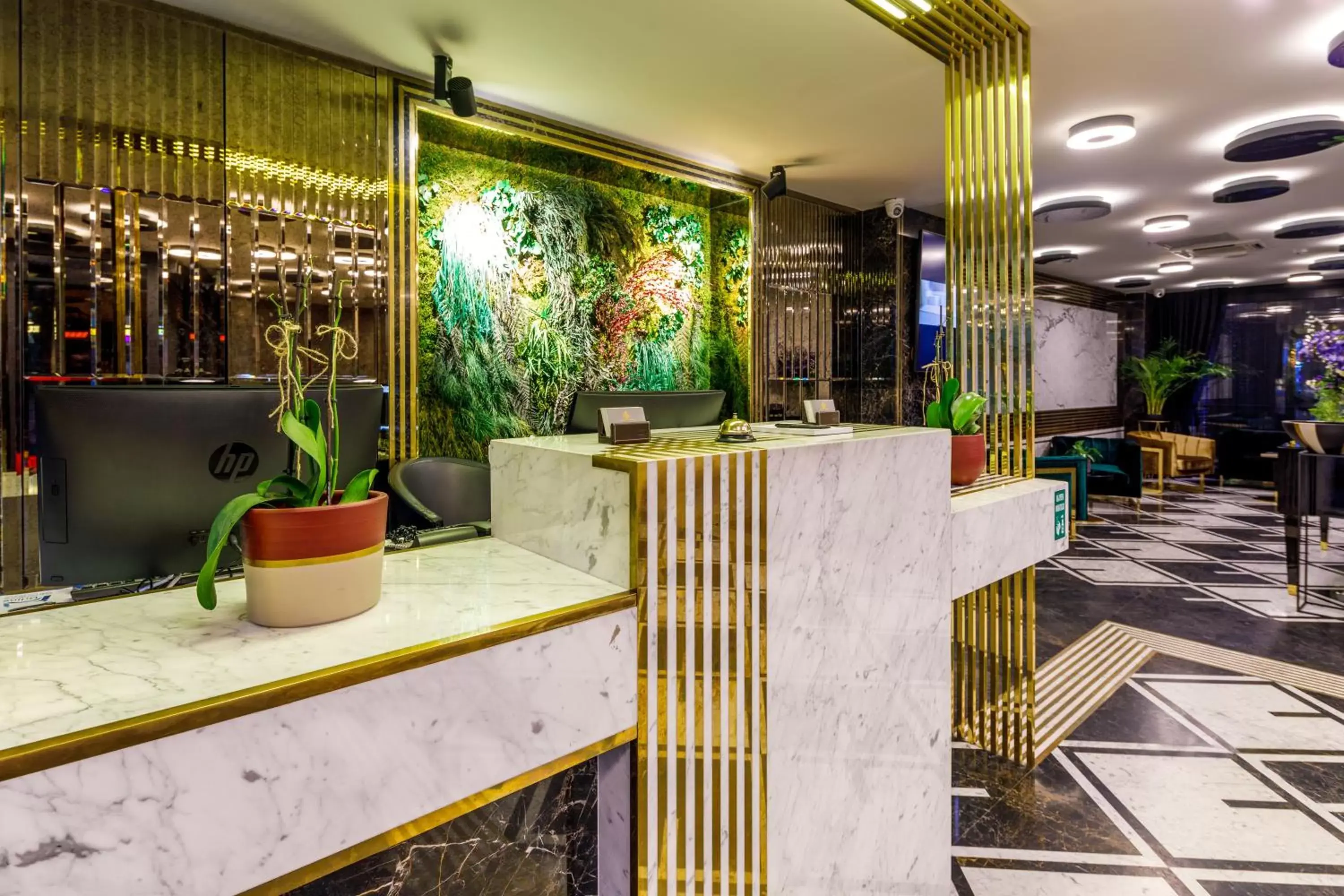Lobby or reception, Lounge/Bar in Euro Design Hotel