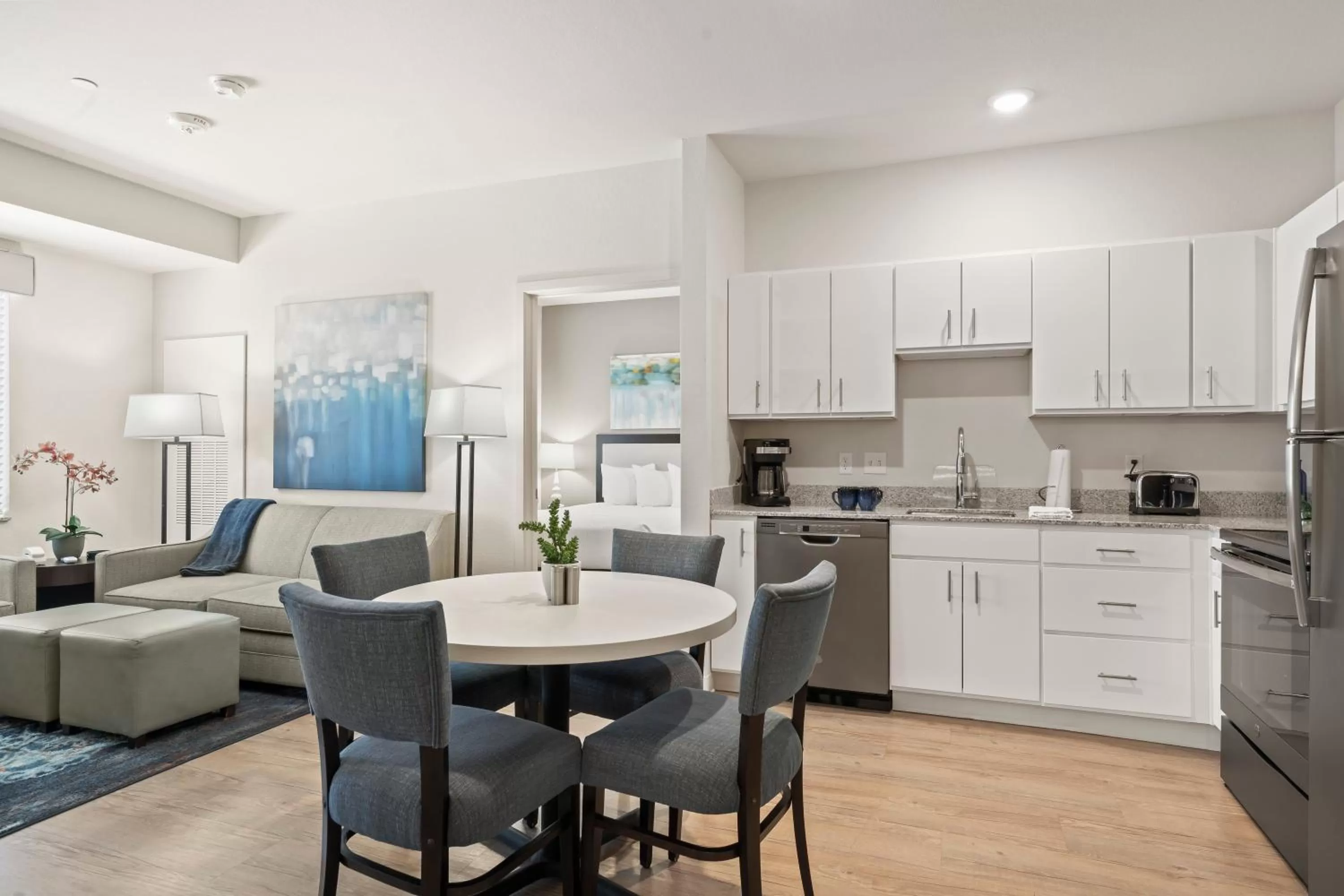 Living room, Kitchen/Kitchenette in WaterWalk- Kansas City- Overland Park