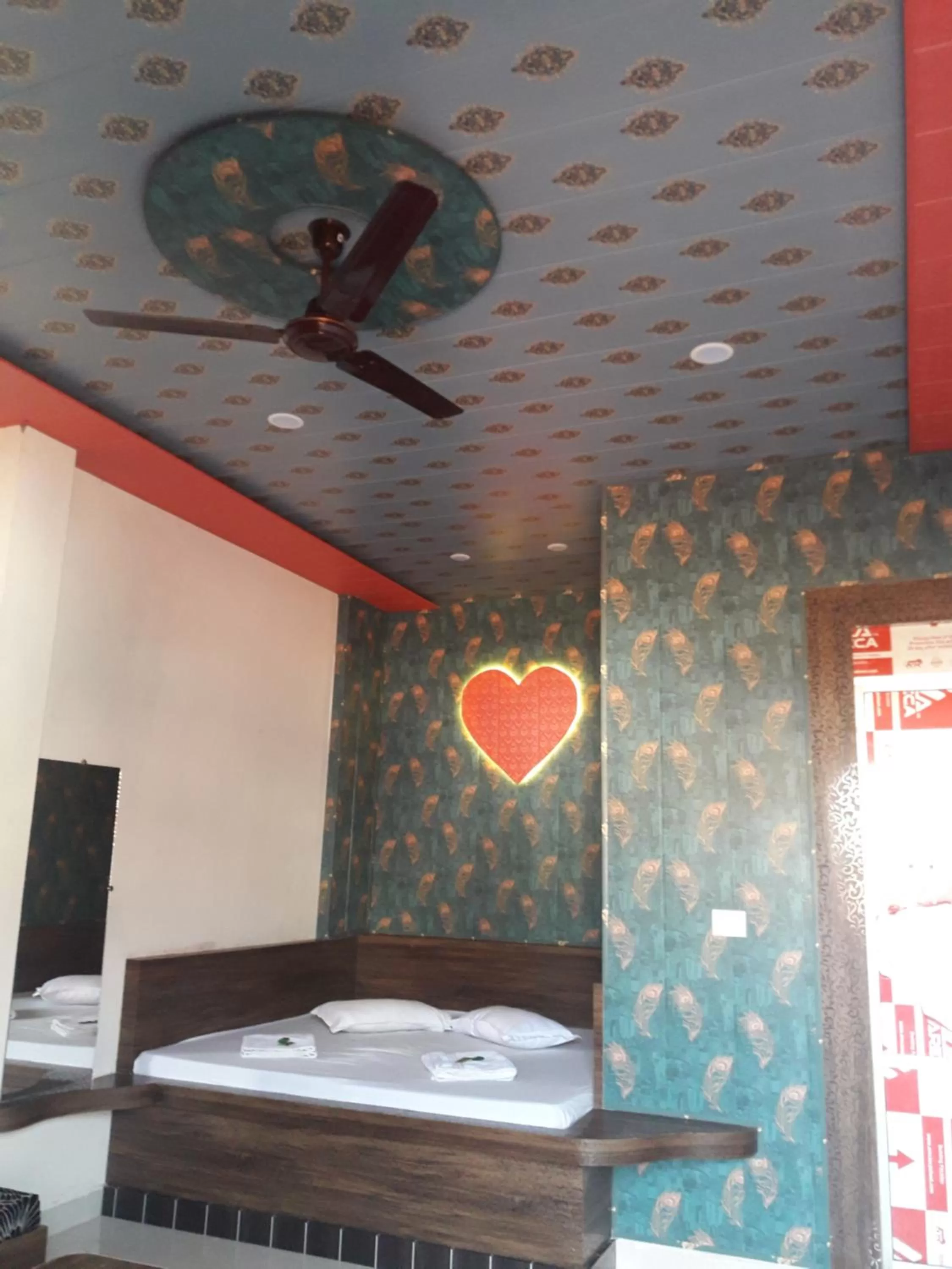 Bedroom, Bathroom in Hotel RAJVIHAR