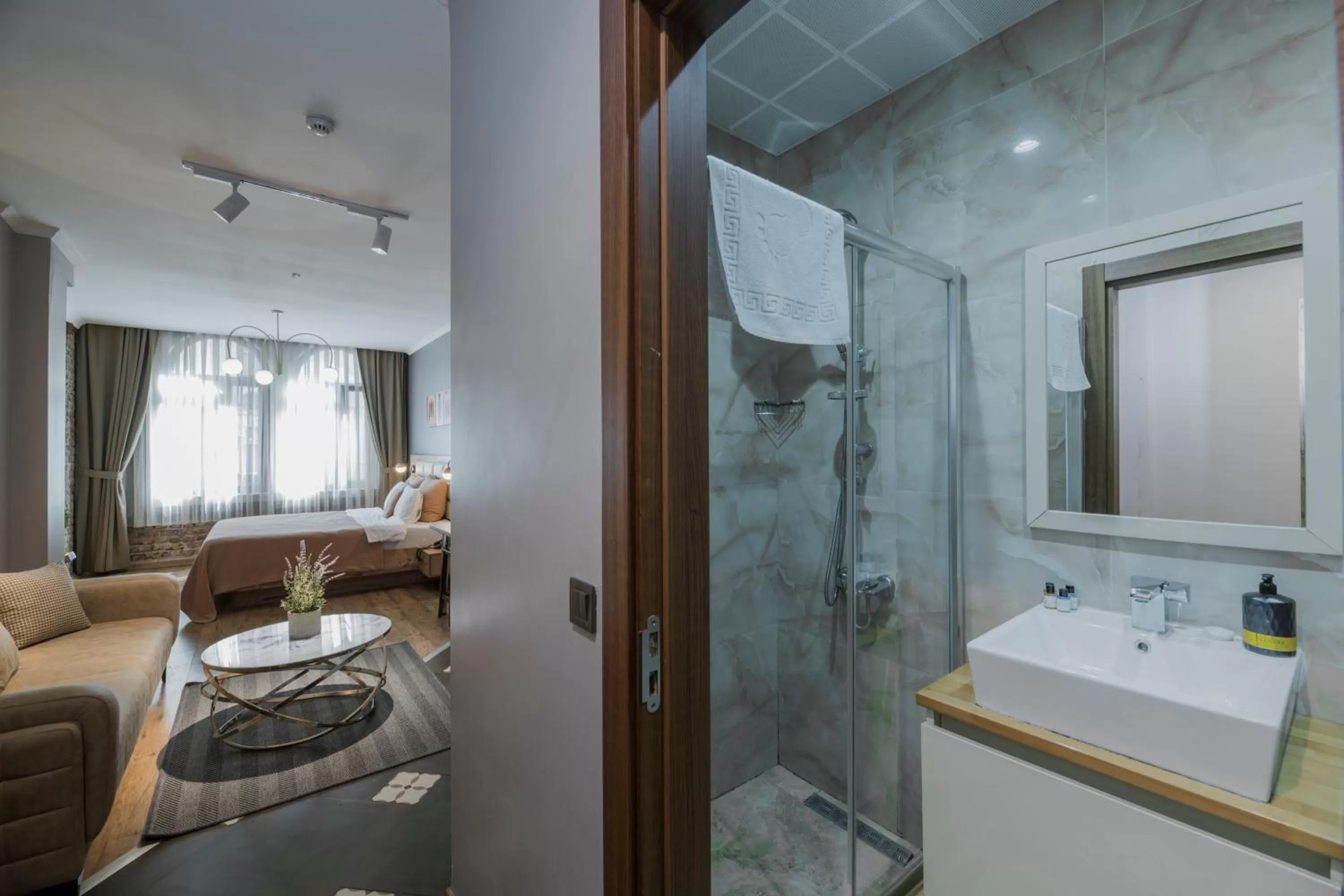 Shower in The Wilson Galata Hotel