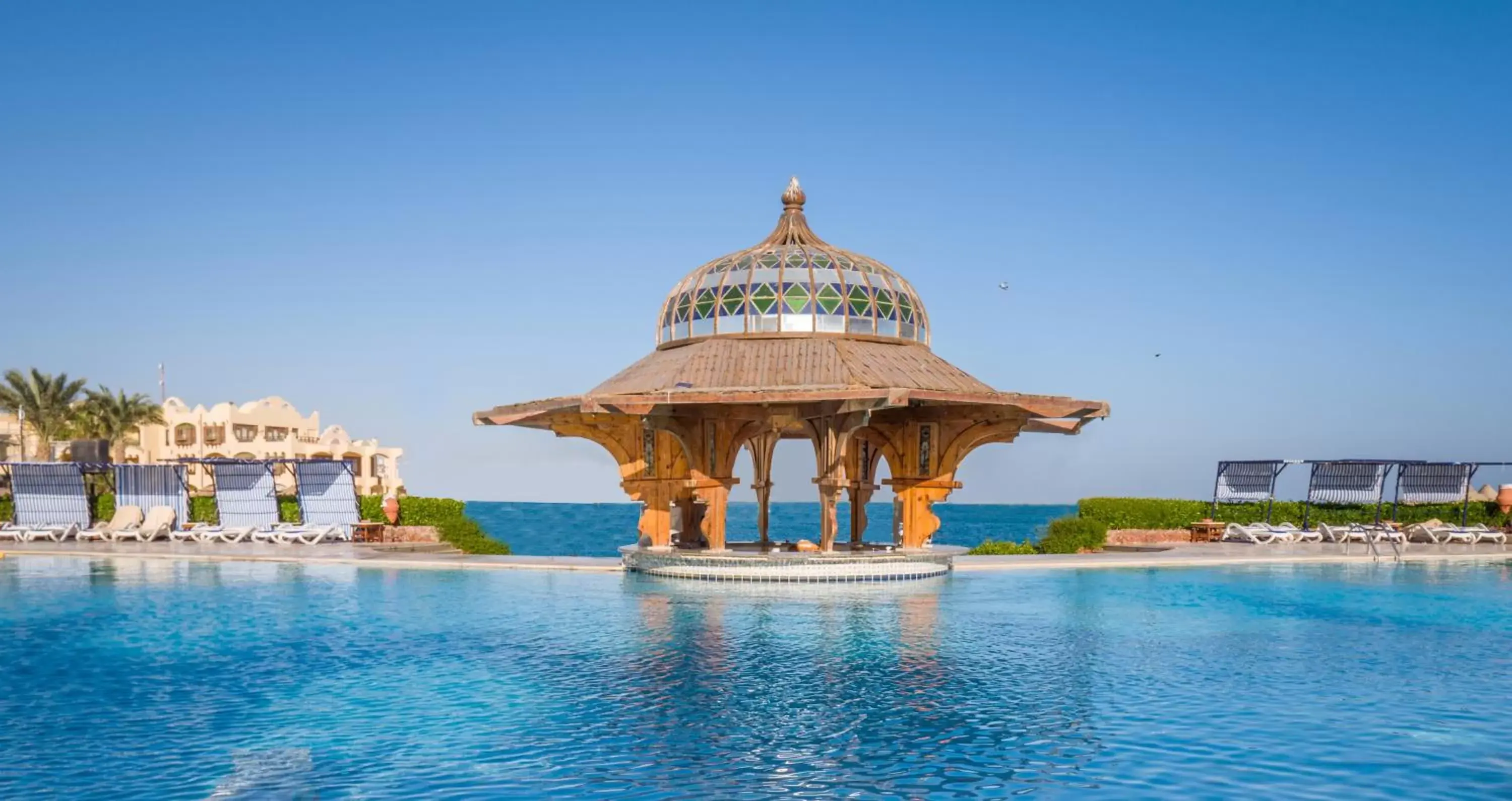 Swimming Pool in Sunny Days Palma De Mirette Resort & Spa