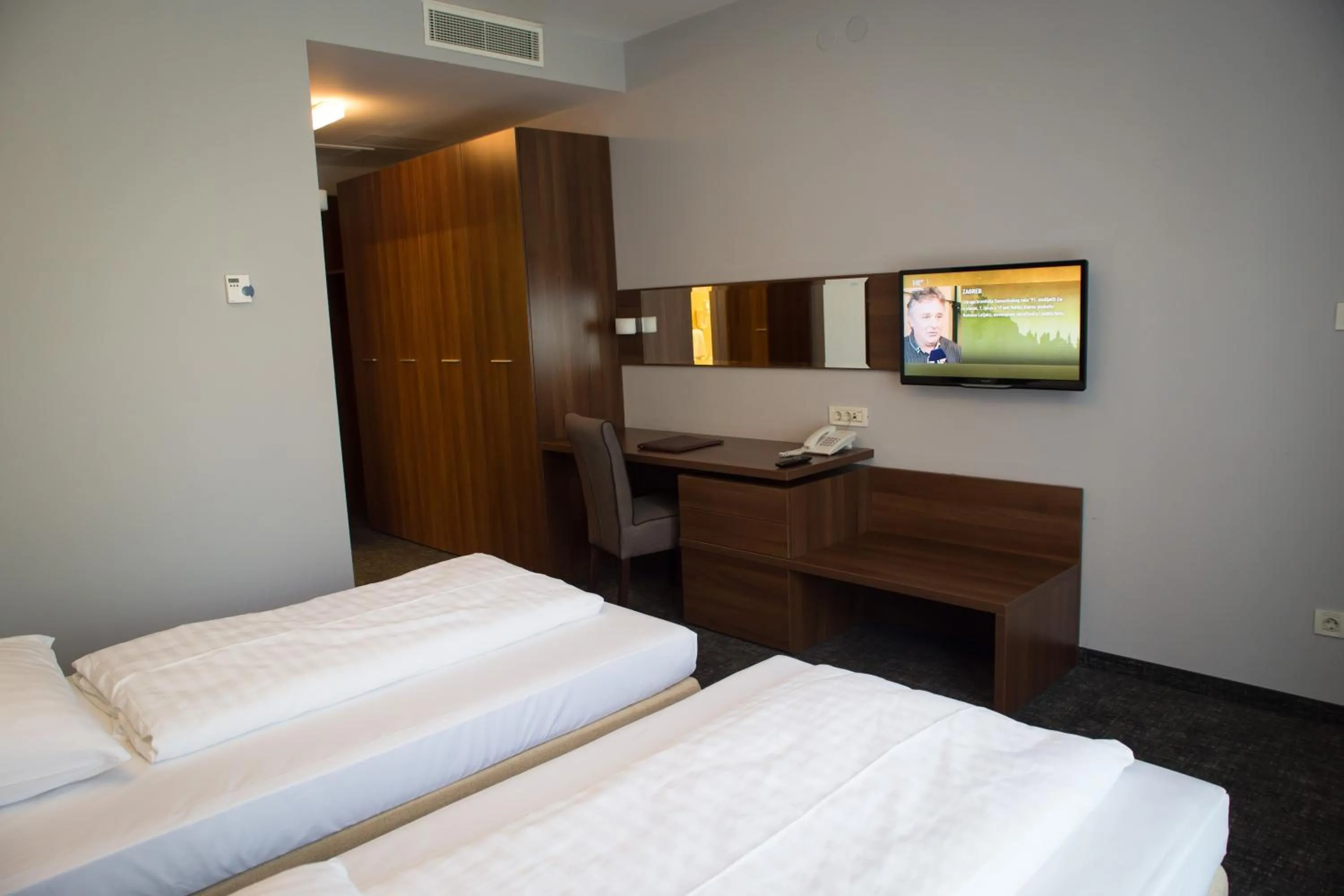 Bedroom, Bed in Hotel Sliško