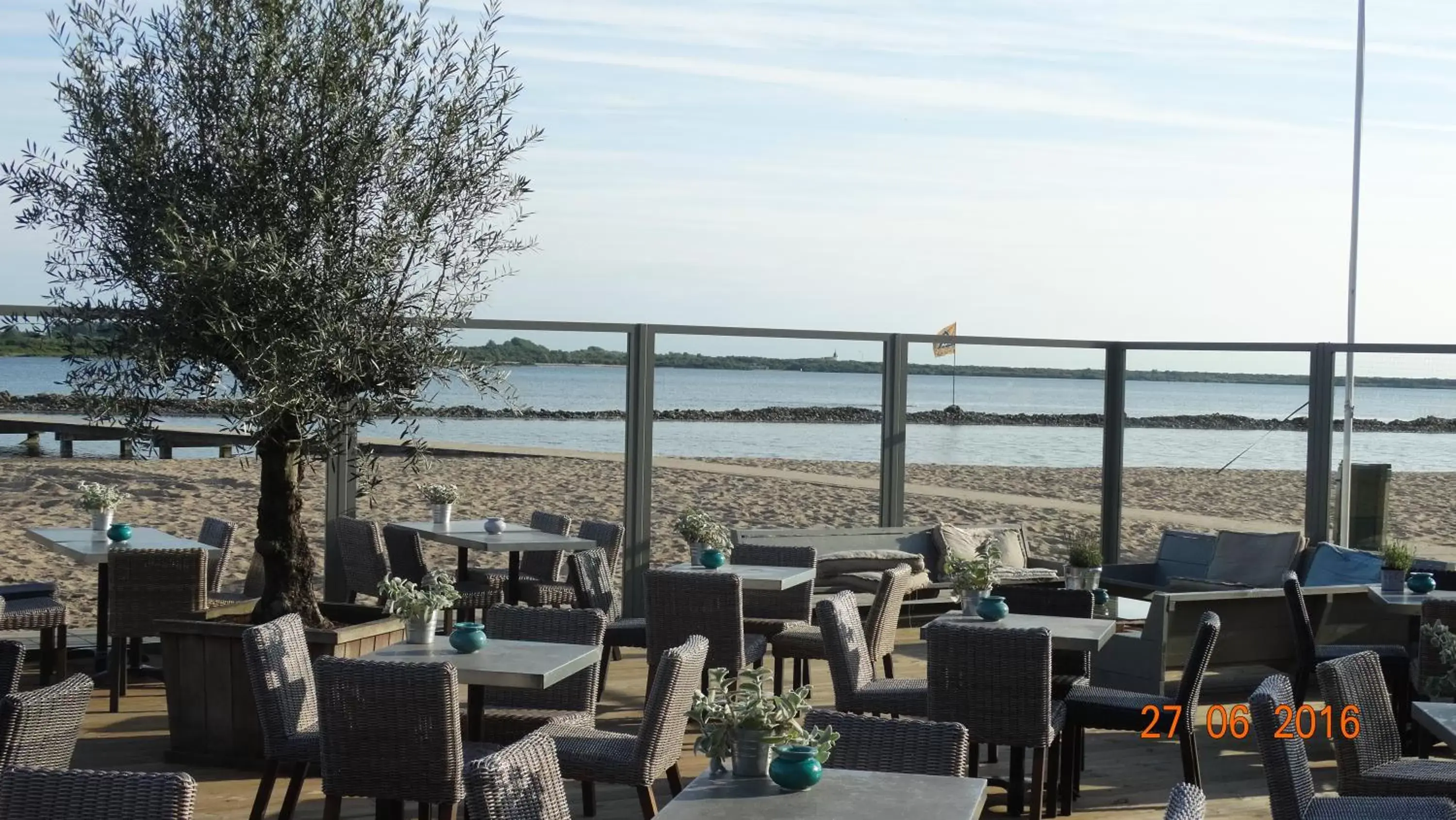 Restaurant/Places to Eat in Beach Hotel Oostvoorne