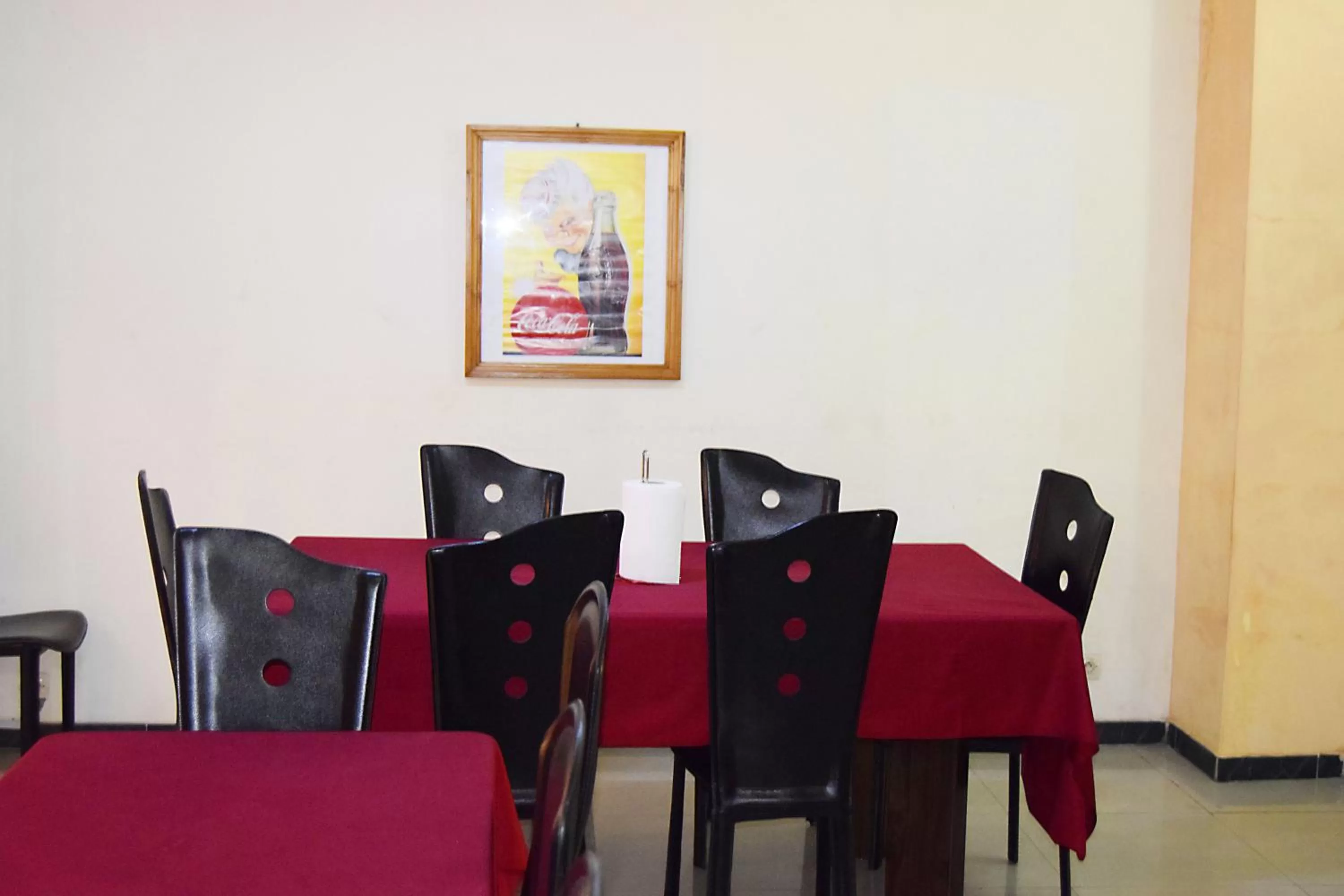 Restaurant/places to eat in Hotel Saint-Jean