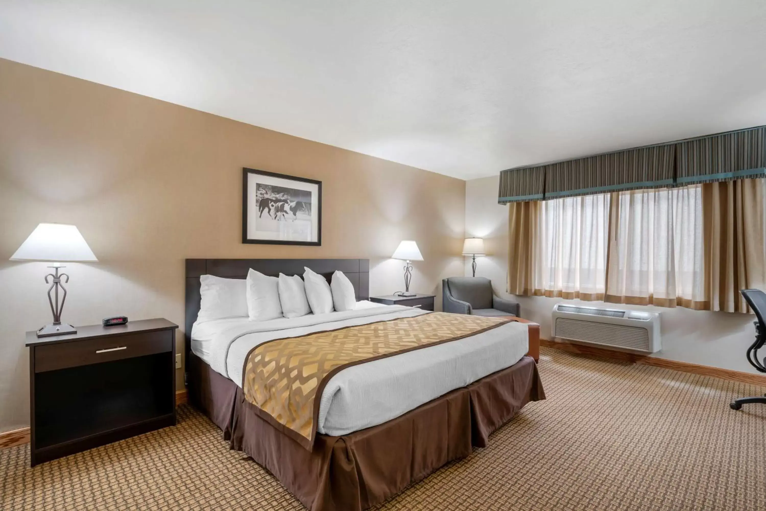 Bedroom, Bed in Best Western Pinedale Inn