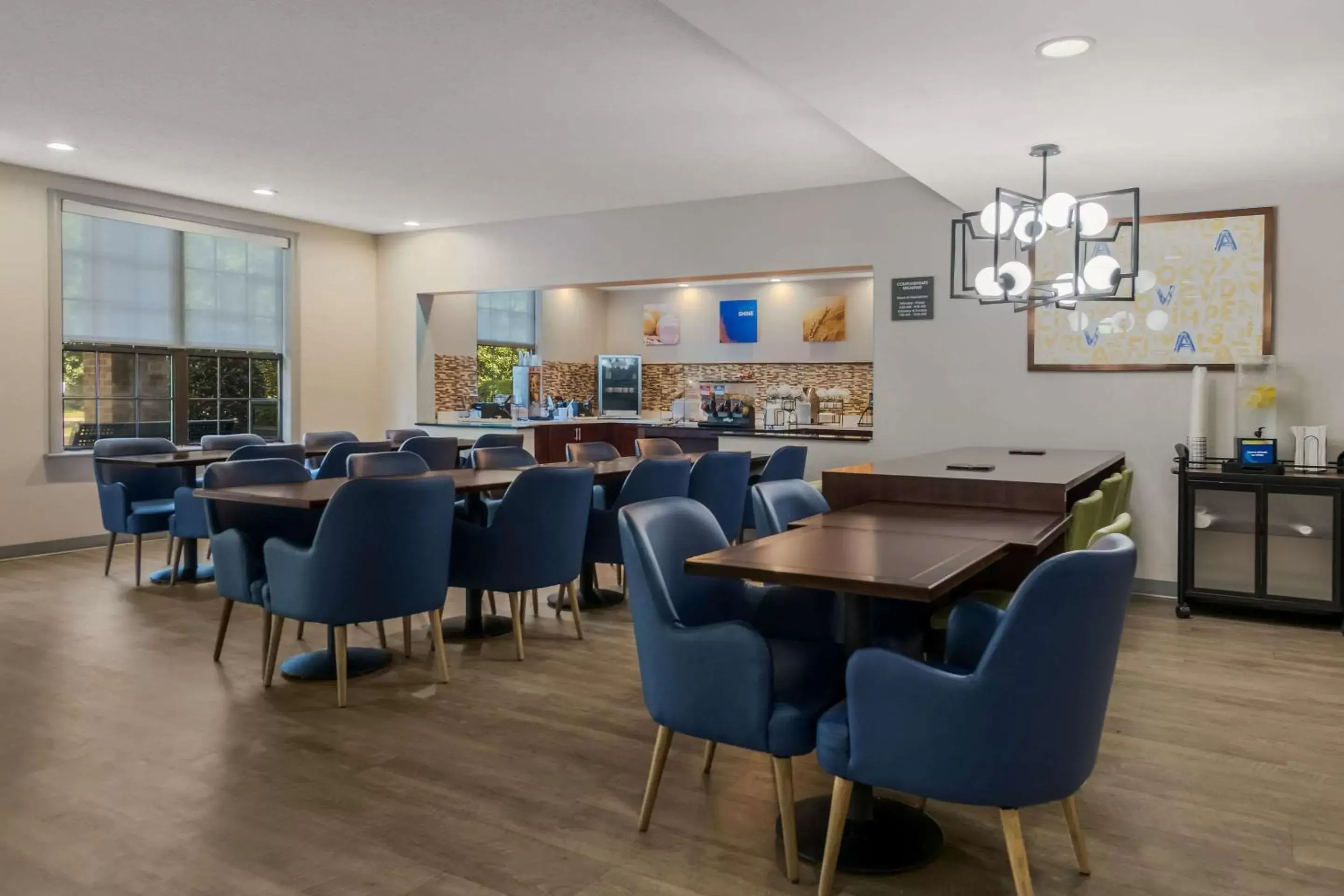 Lobby or reception, Restaurant/Places to Eat in Comfort Inn Newport News - Hampton I-64