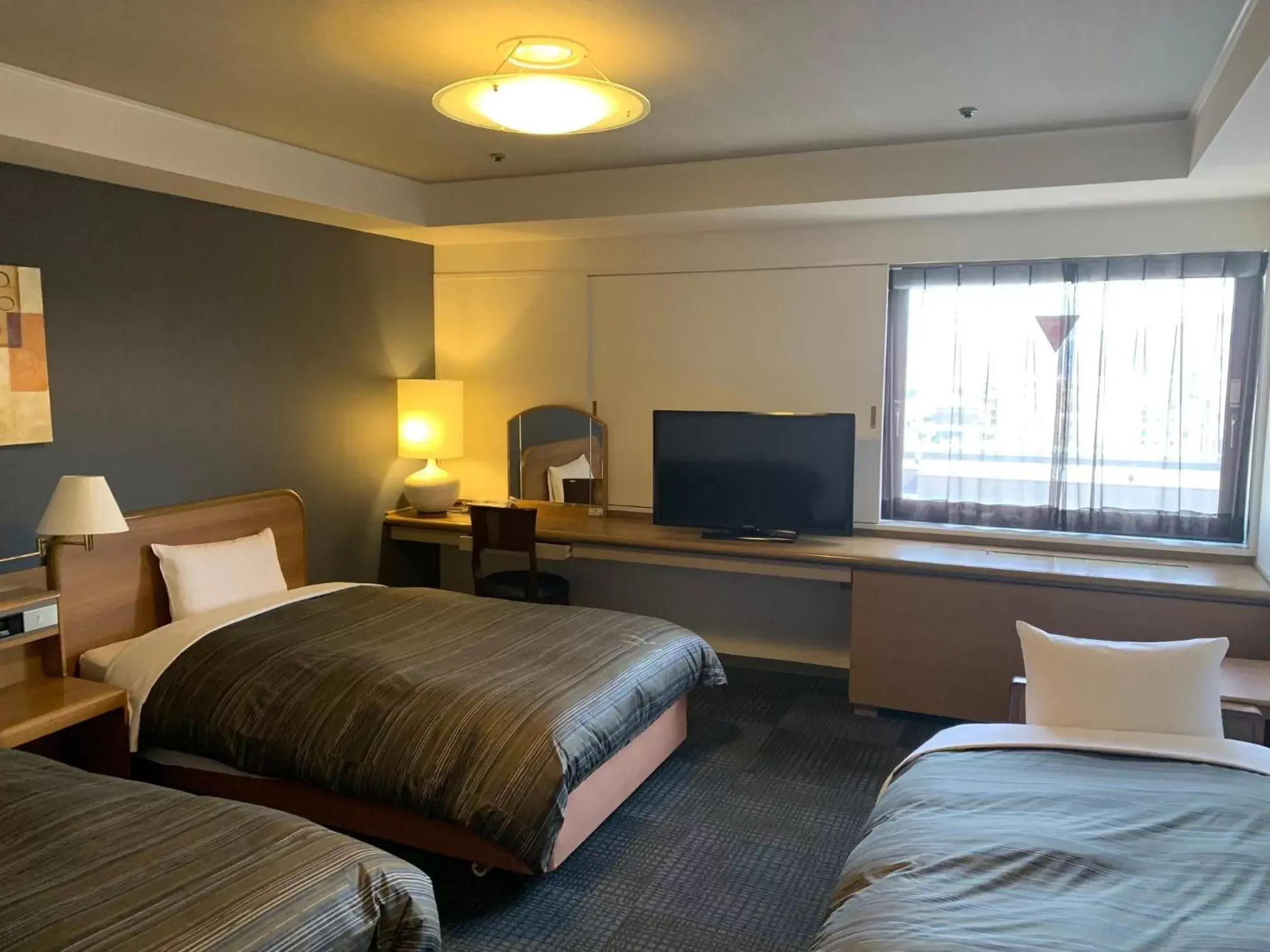 Photo of the whole room, Bed in Himeji Castle Grandvrio Hotel