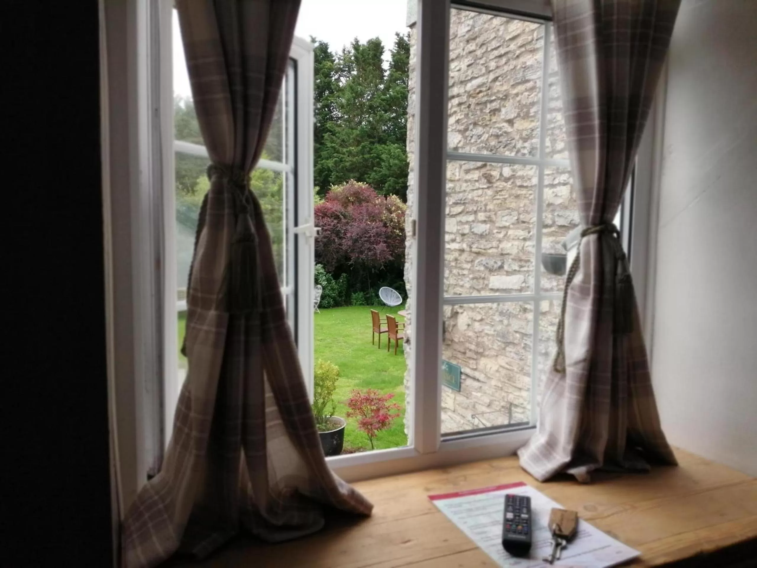 Twin Room with Private Bathroom in Worth House
