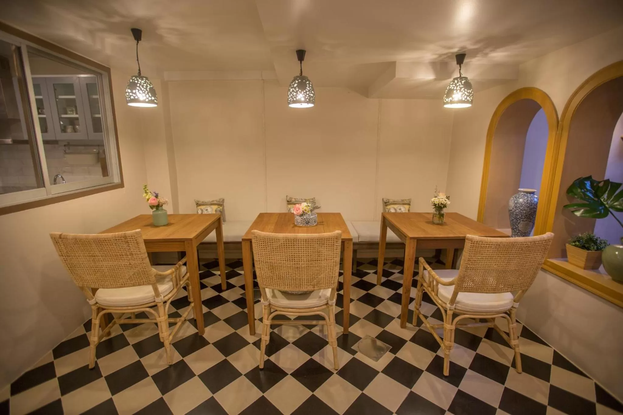 Vera Nidhra - Self check-in after 6pm