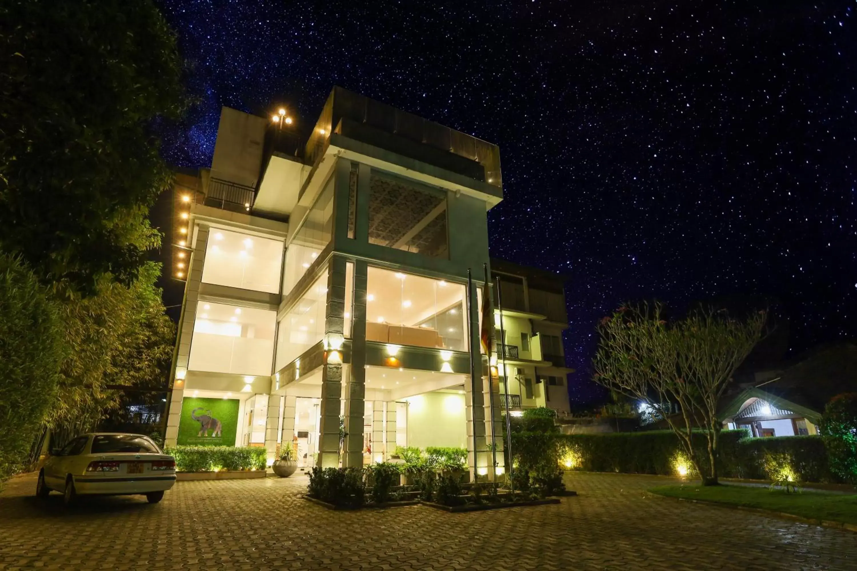 Property building in Hotel Ganthera Kandy Property building in Hotel Ganthera Kandy