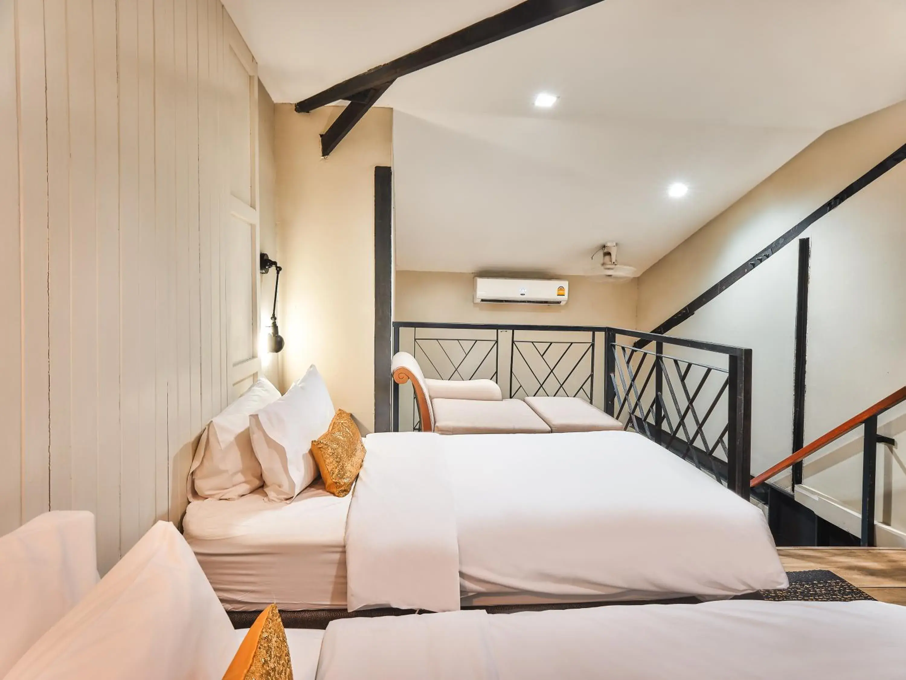 Duplex Suite with Twin Beds in Prince Theatre Heritage Stay Hostel - Silom Duplex Suite with Twin Beds in Prince Theatre Heritage Stay Hostel - Silom