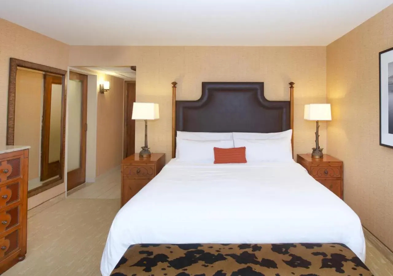 Bed in Lake Arrowhead Resort & Spa