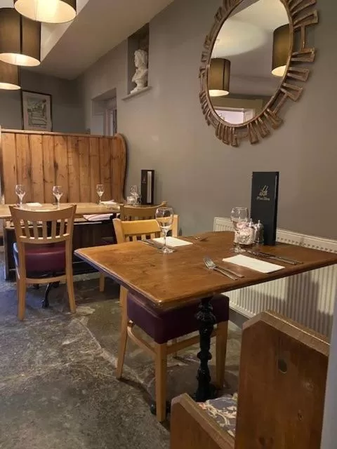 Restaurant/places to eat in The Ilchester Arms Hotel, Ilchester Somerset