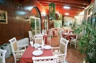 Restaurant/Places to Eat in Addar Hotel