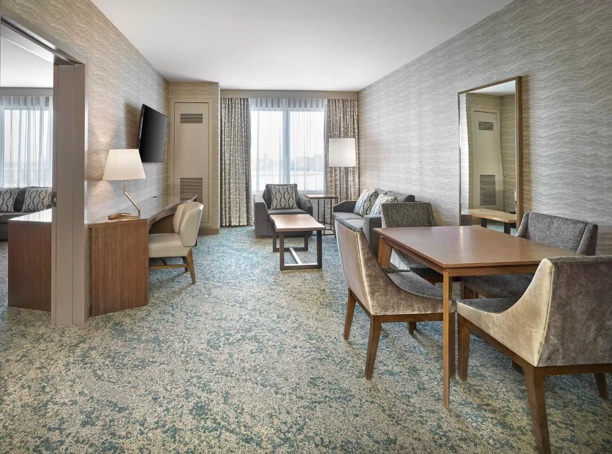 Living room, Seating Area in The Westin Calgary Airport