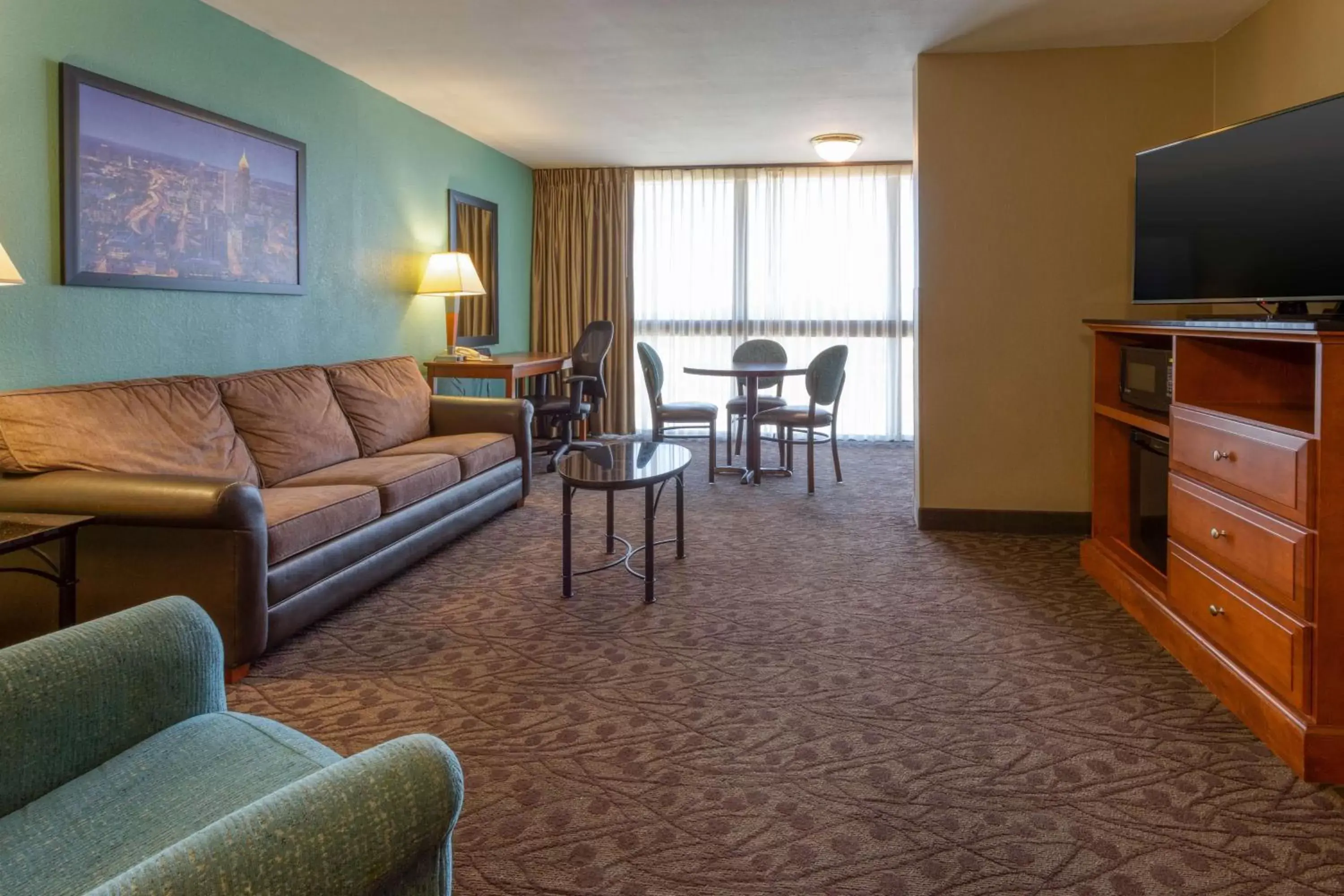 Photo of the whole room, Seating Area in Drury Inn & Suites Atlanta Morrow